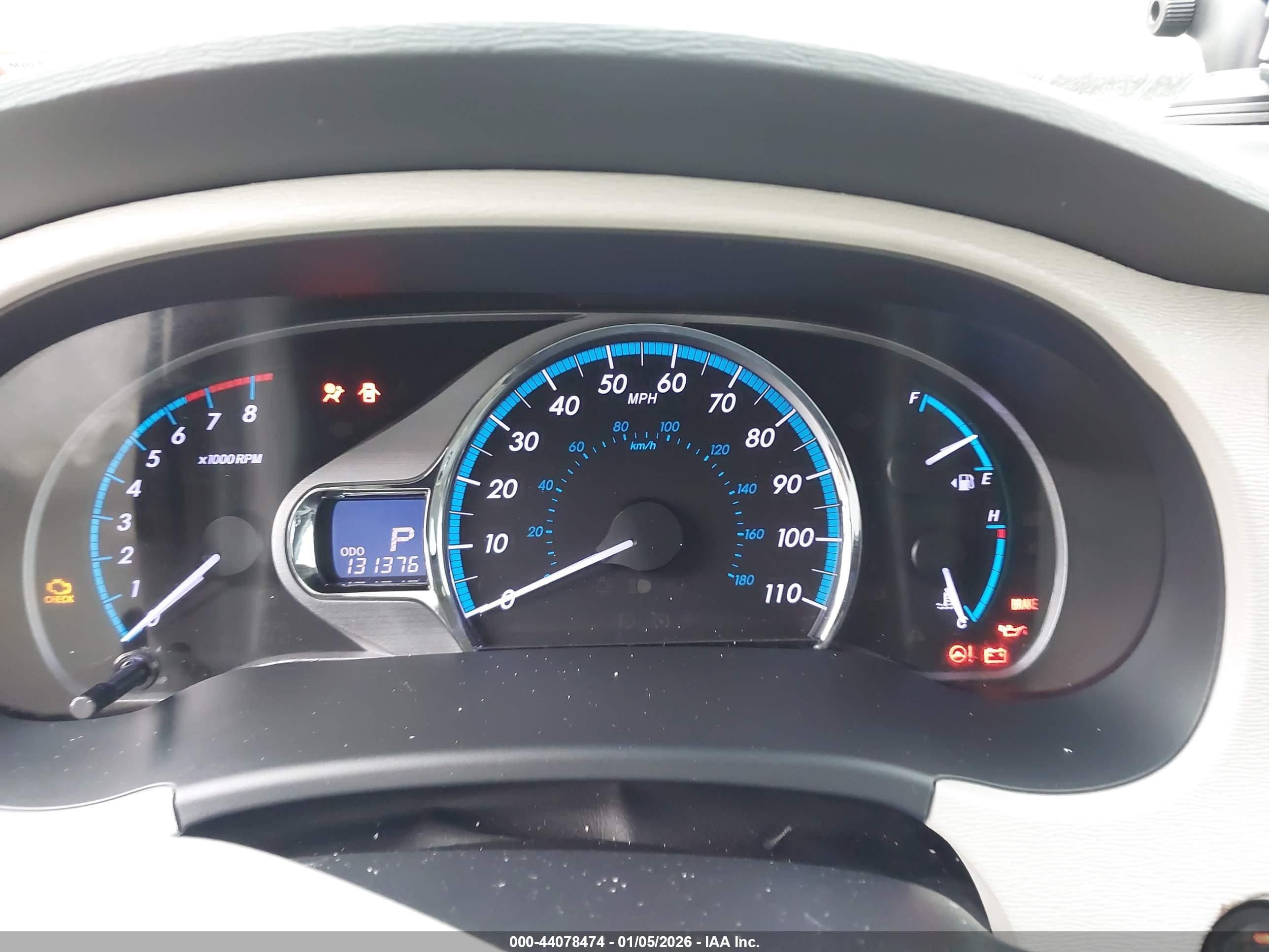 TOYOTA SIENNA image 7
