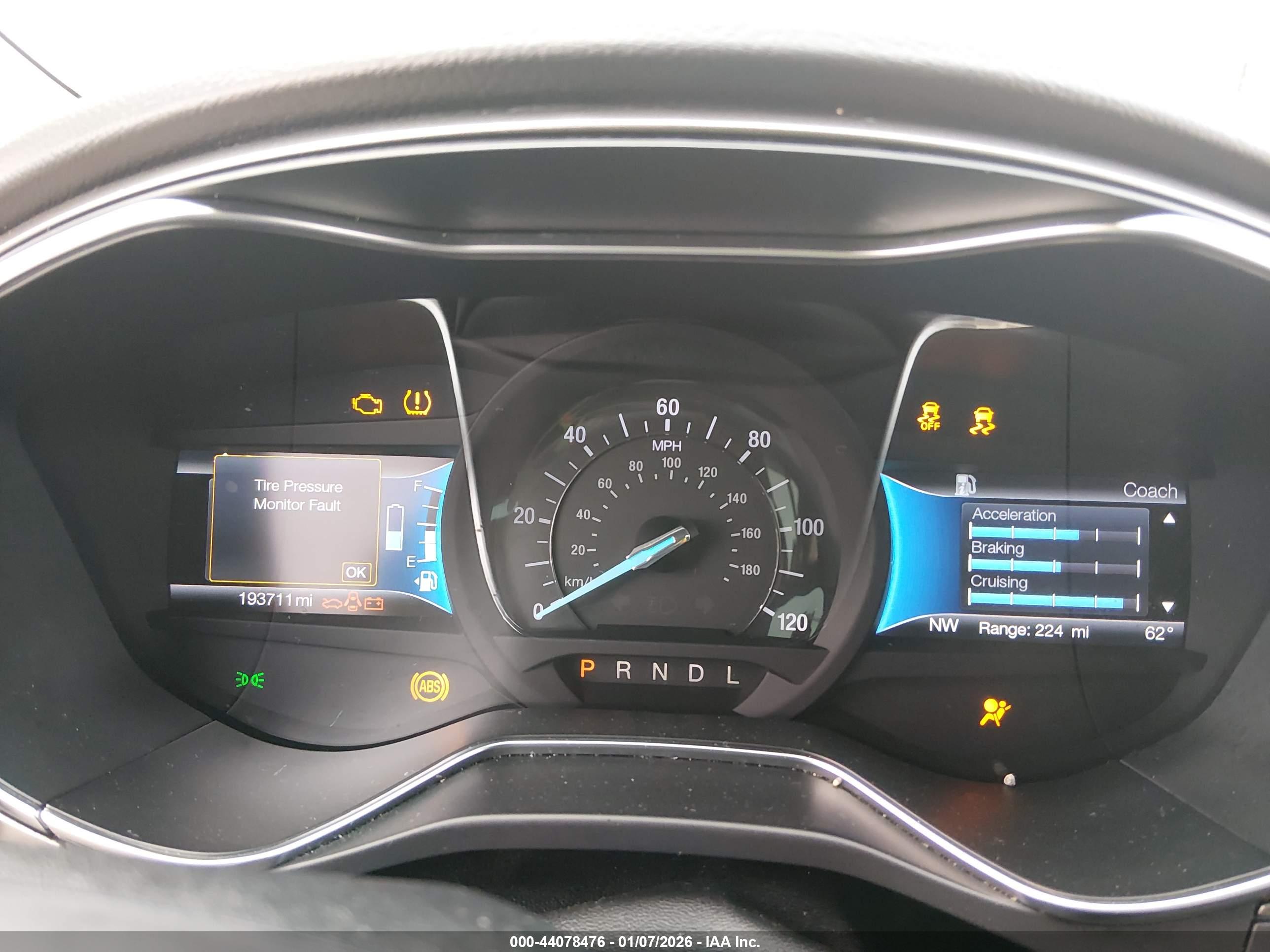 FORD FUSION image 7