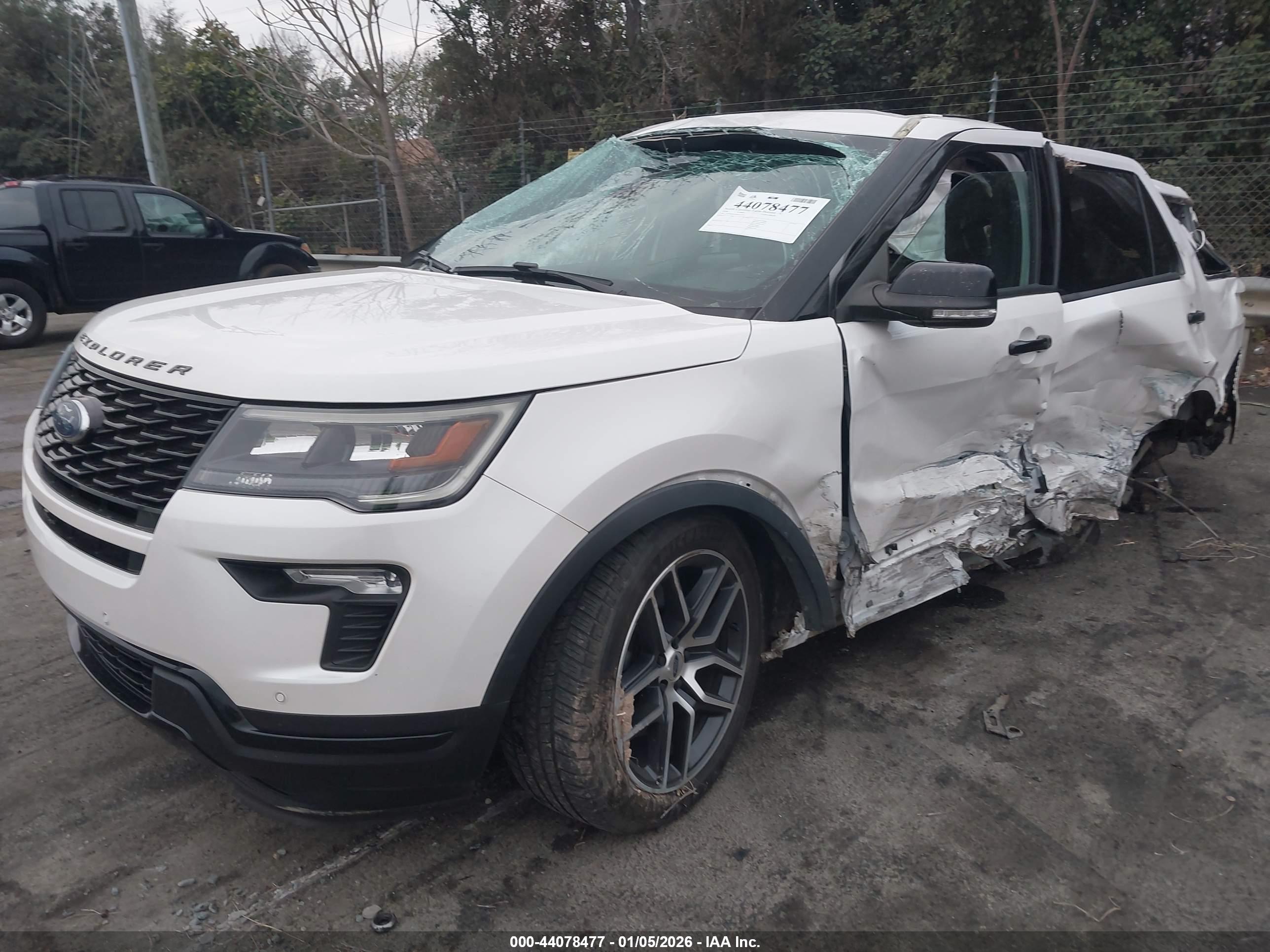 FORD EXPLORER image 2
