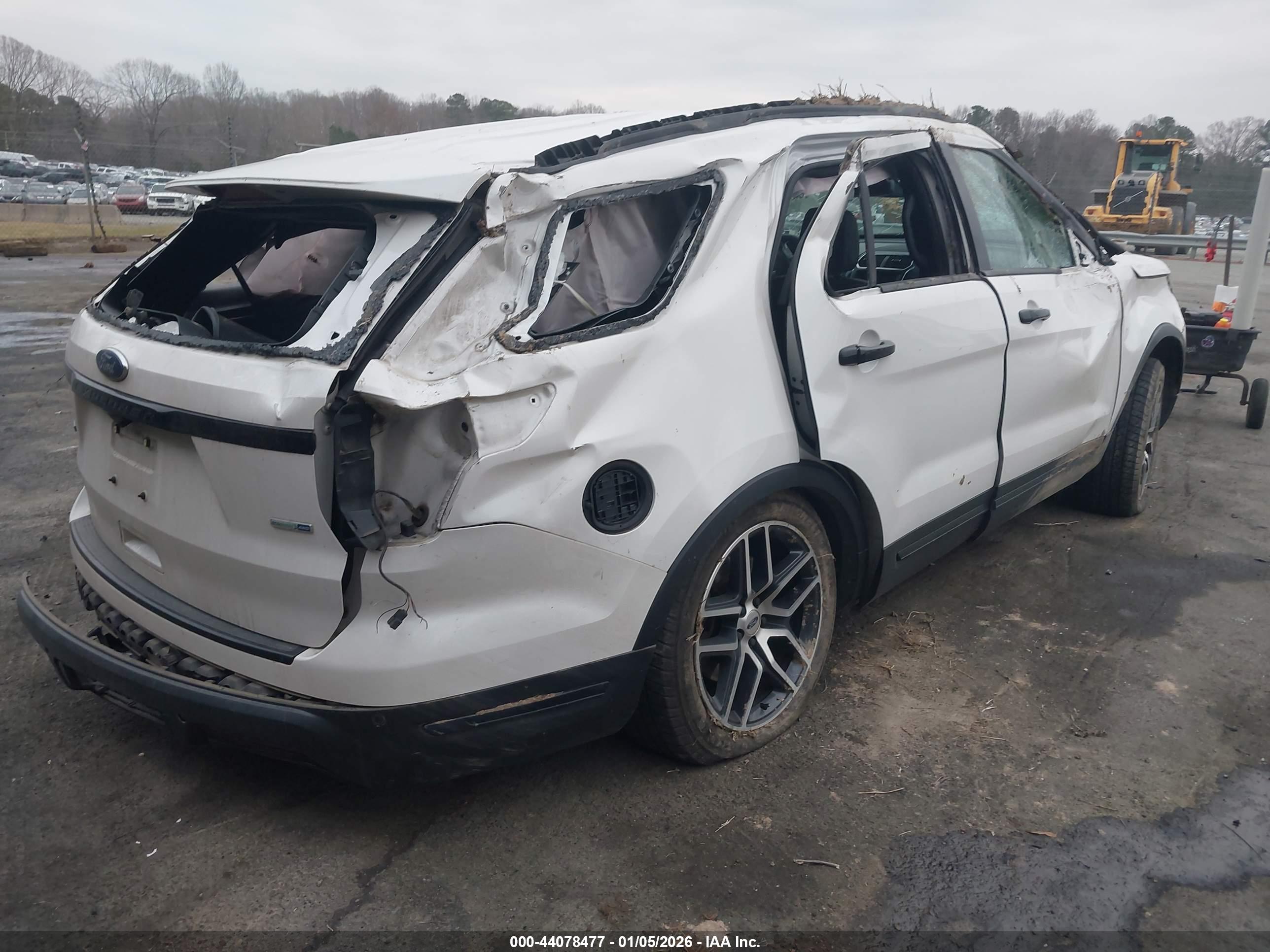 FORD EXPLORER image 4