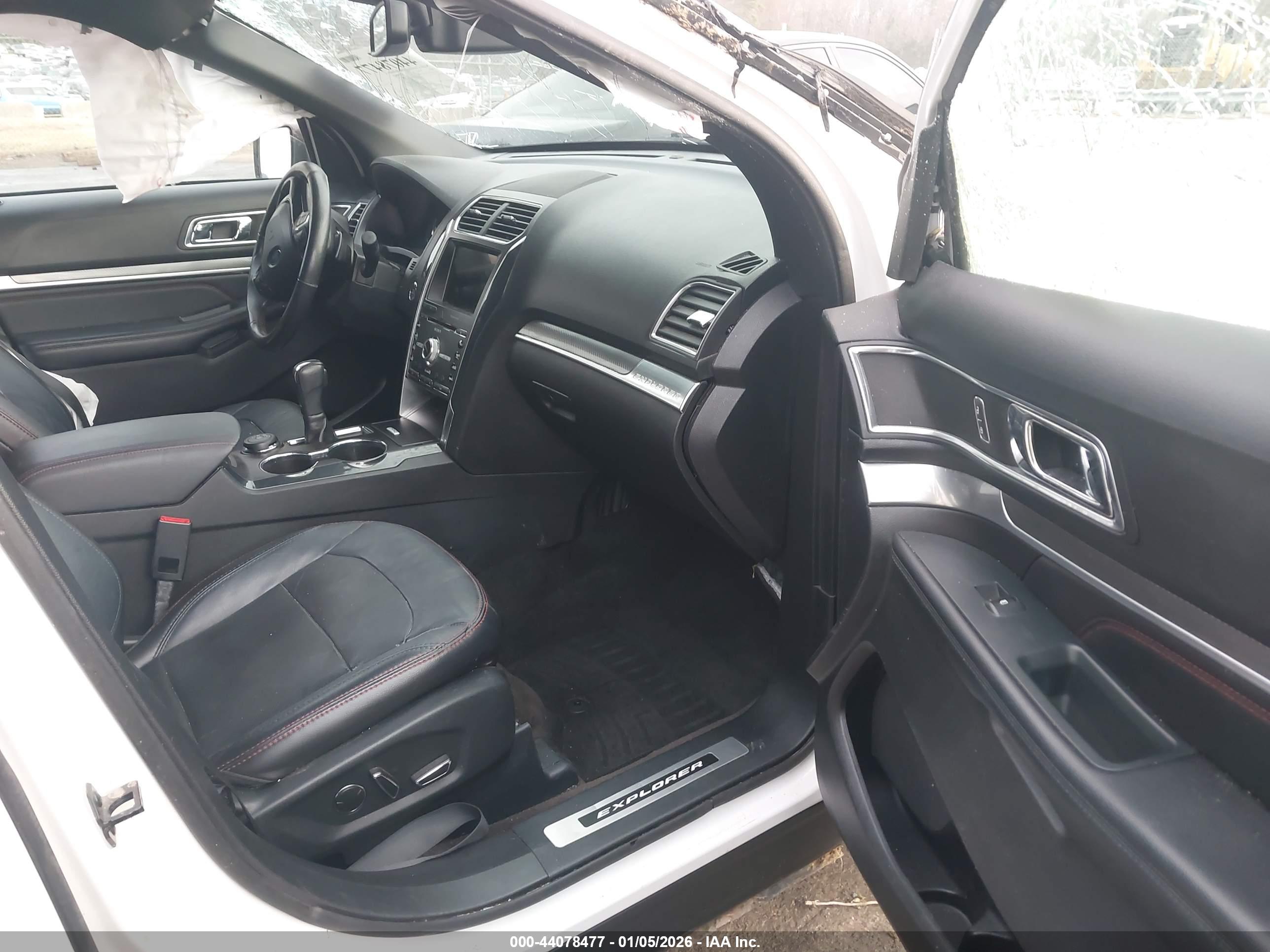 FORD EXPLORER image 5