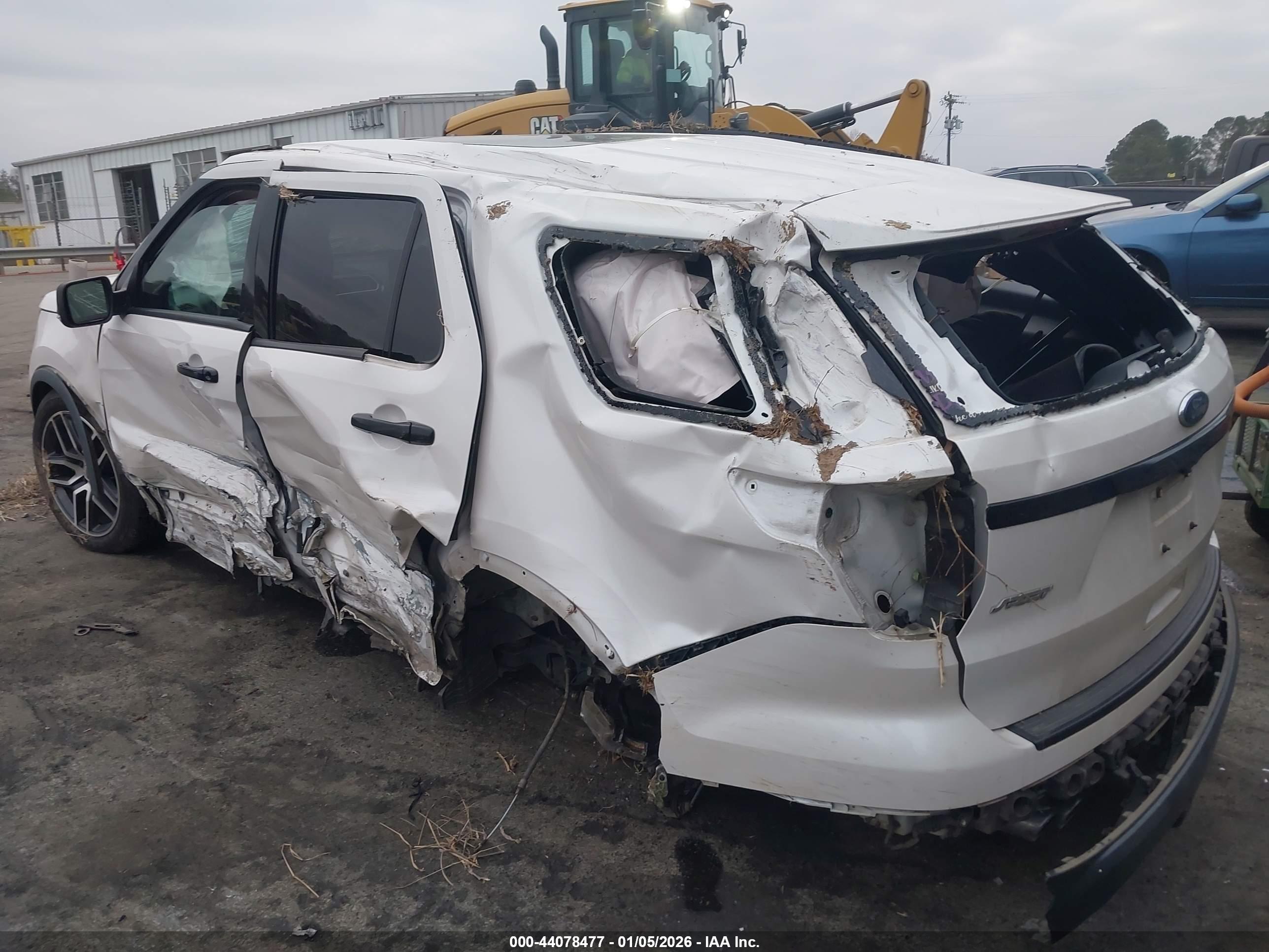 FORD EXPLORER image 6