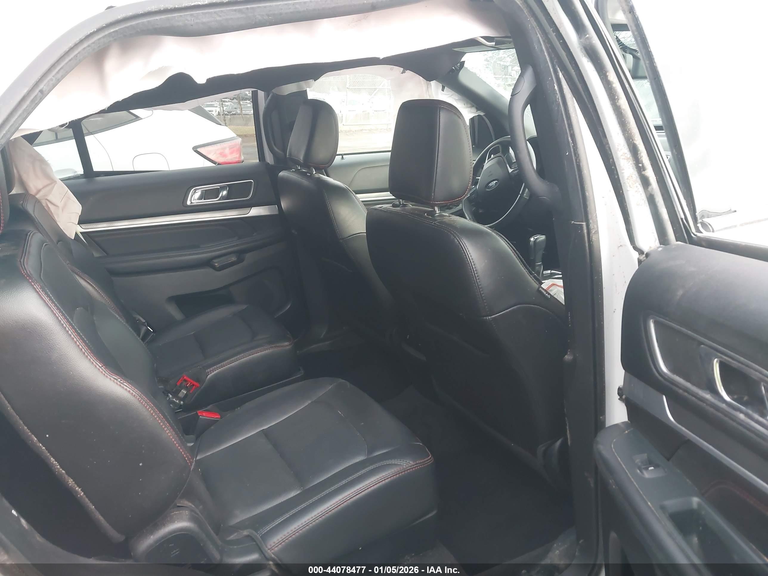 FORD EXPLORER image 8