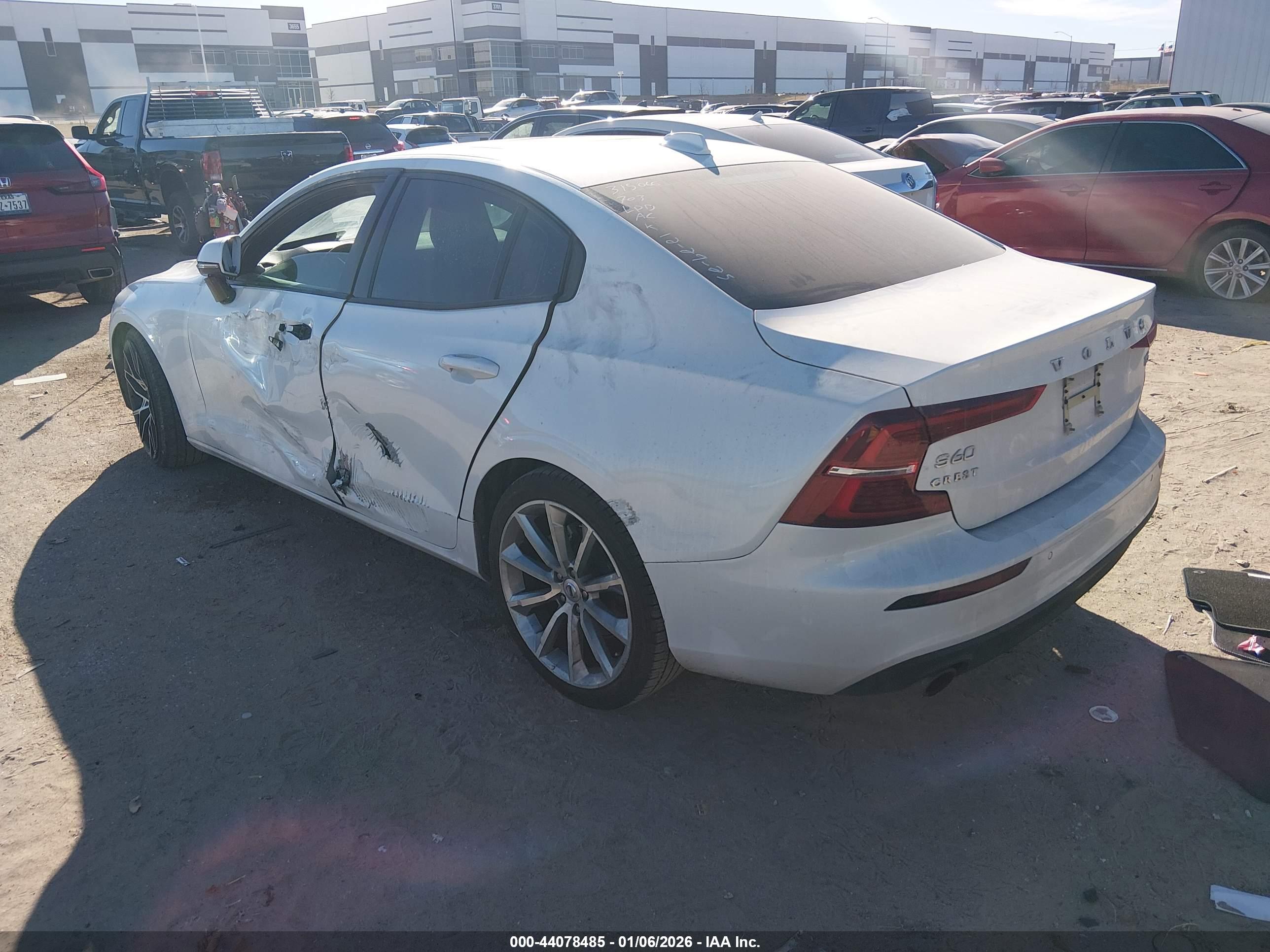VOLVO S60 image 3