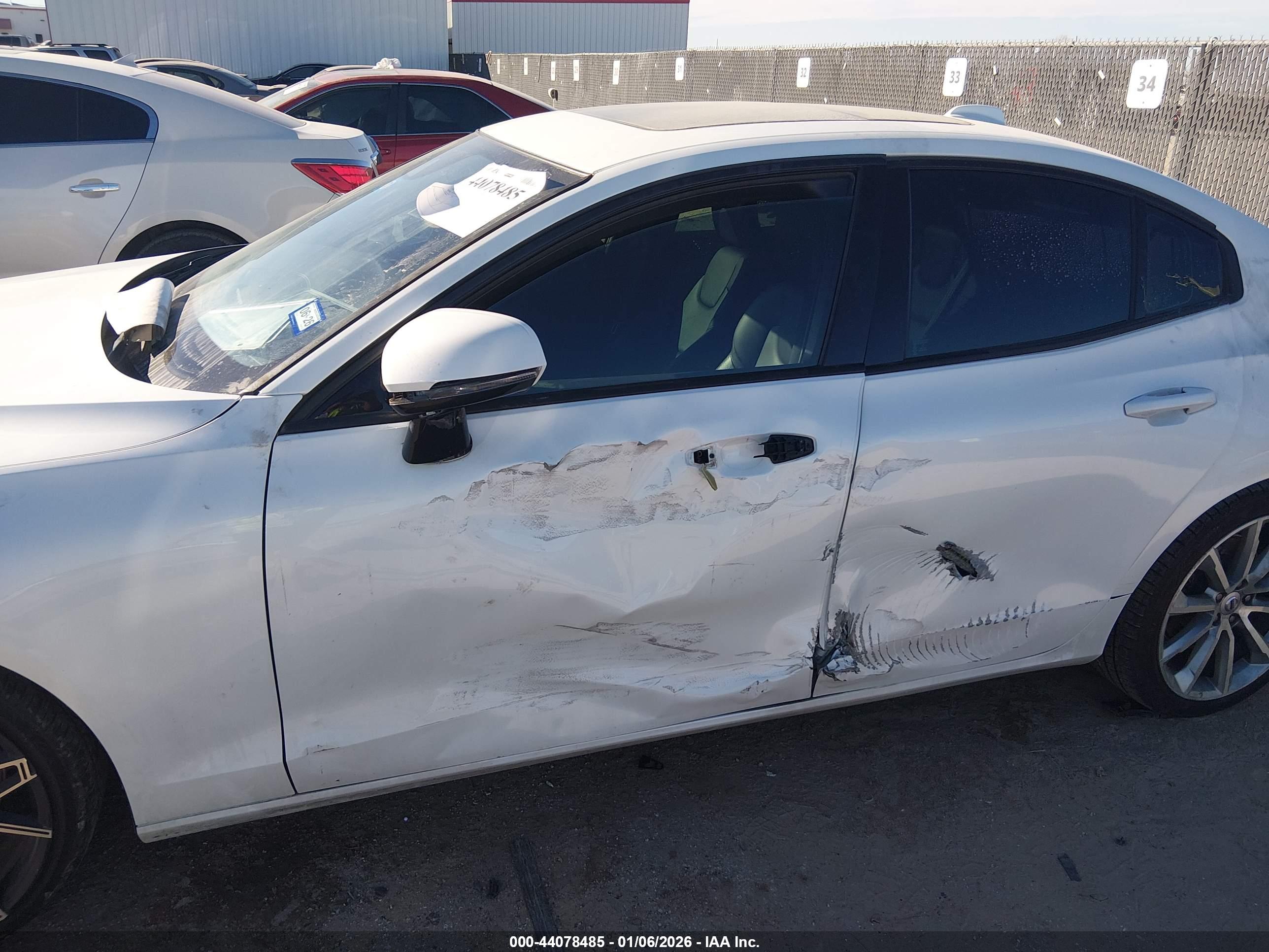 VOLVO S60 image 6