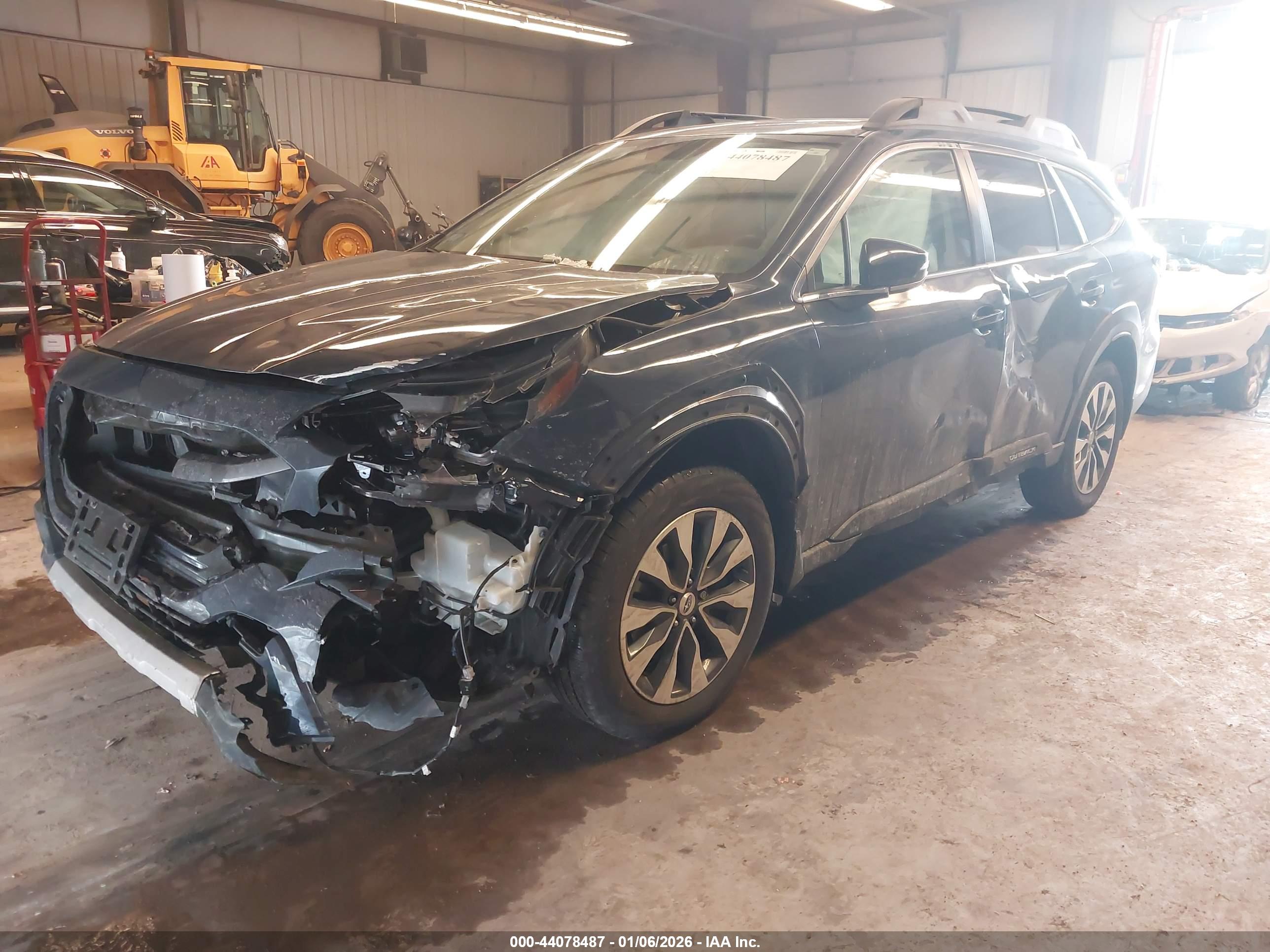SUBARU OUTBACK image 2