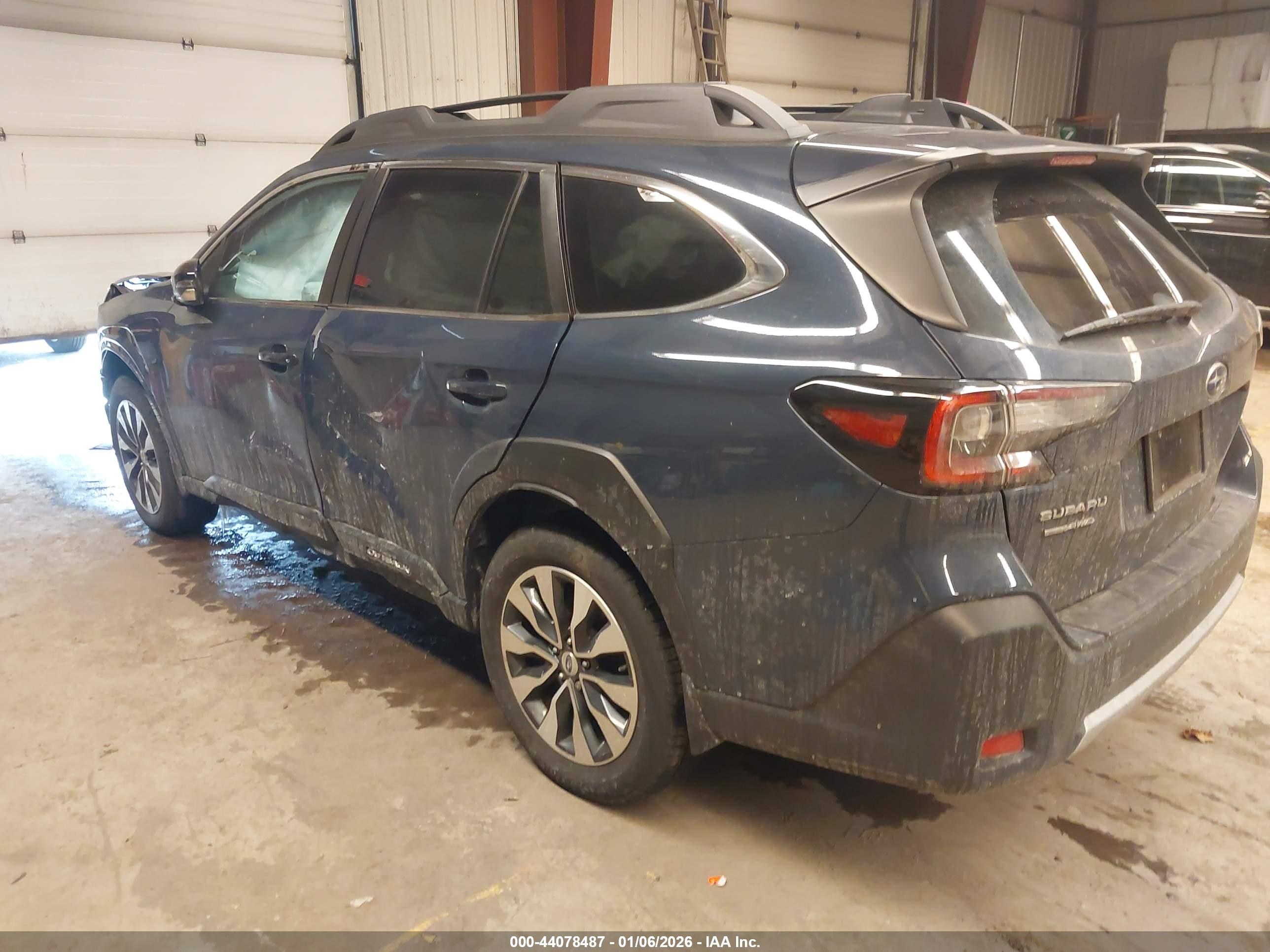 SUBARU OUTBACK image 3