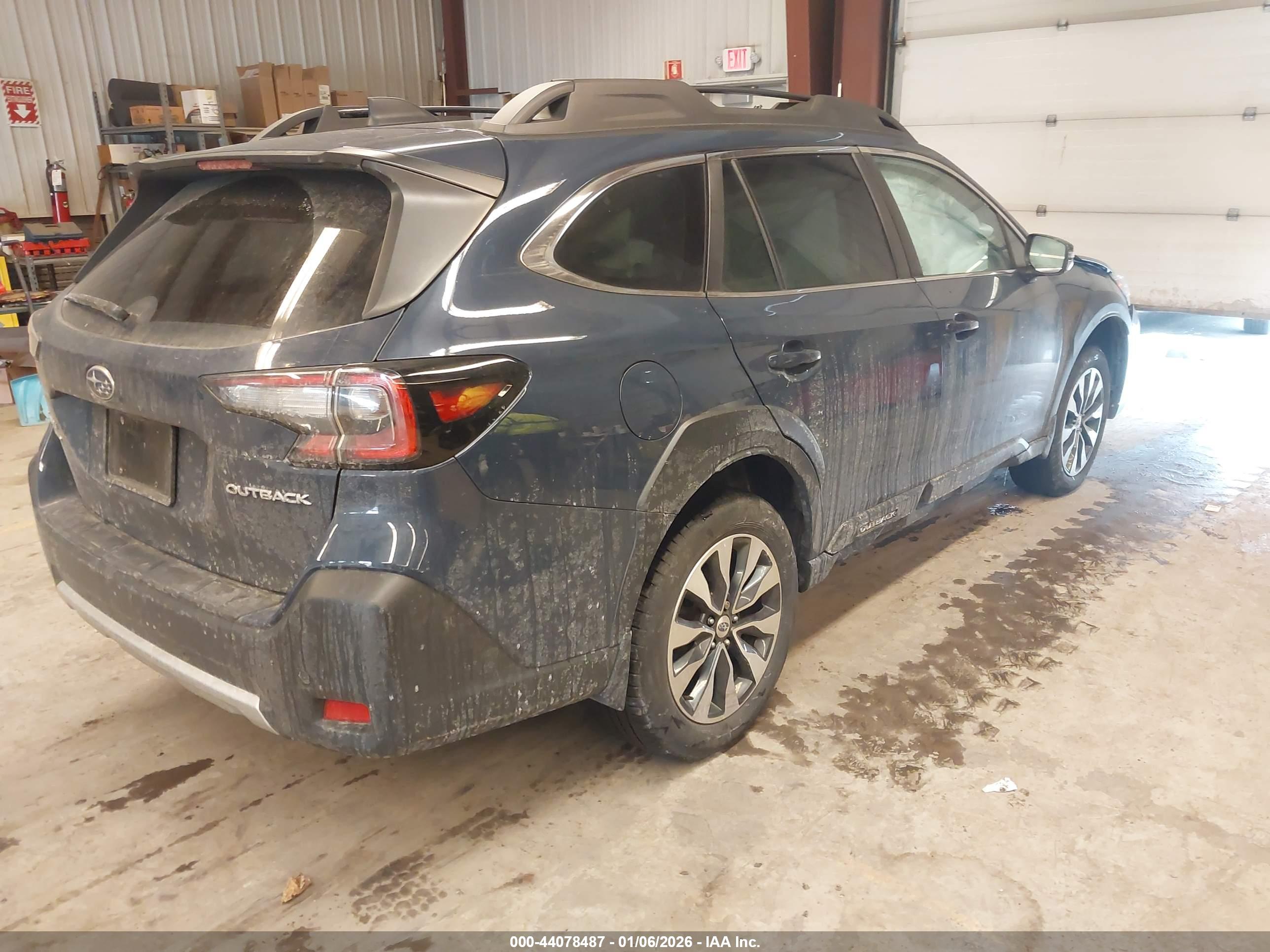 SUBARU OUTBACK image 4