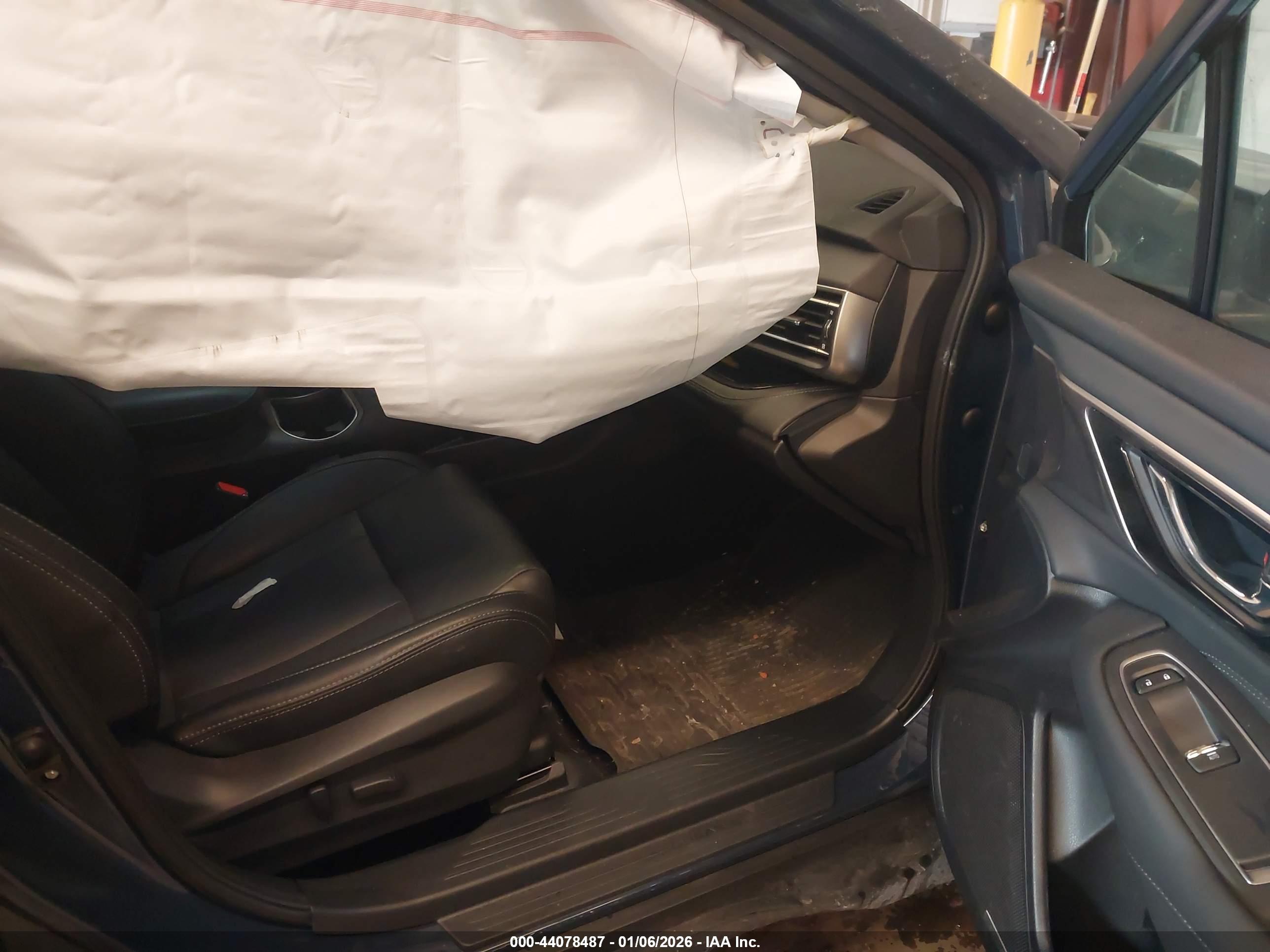 SUBARU OUTBACK image 5