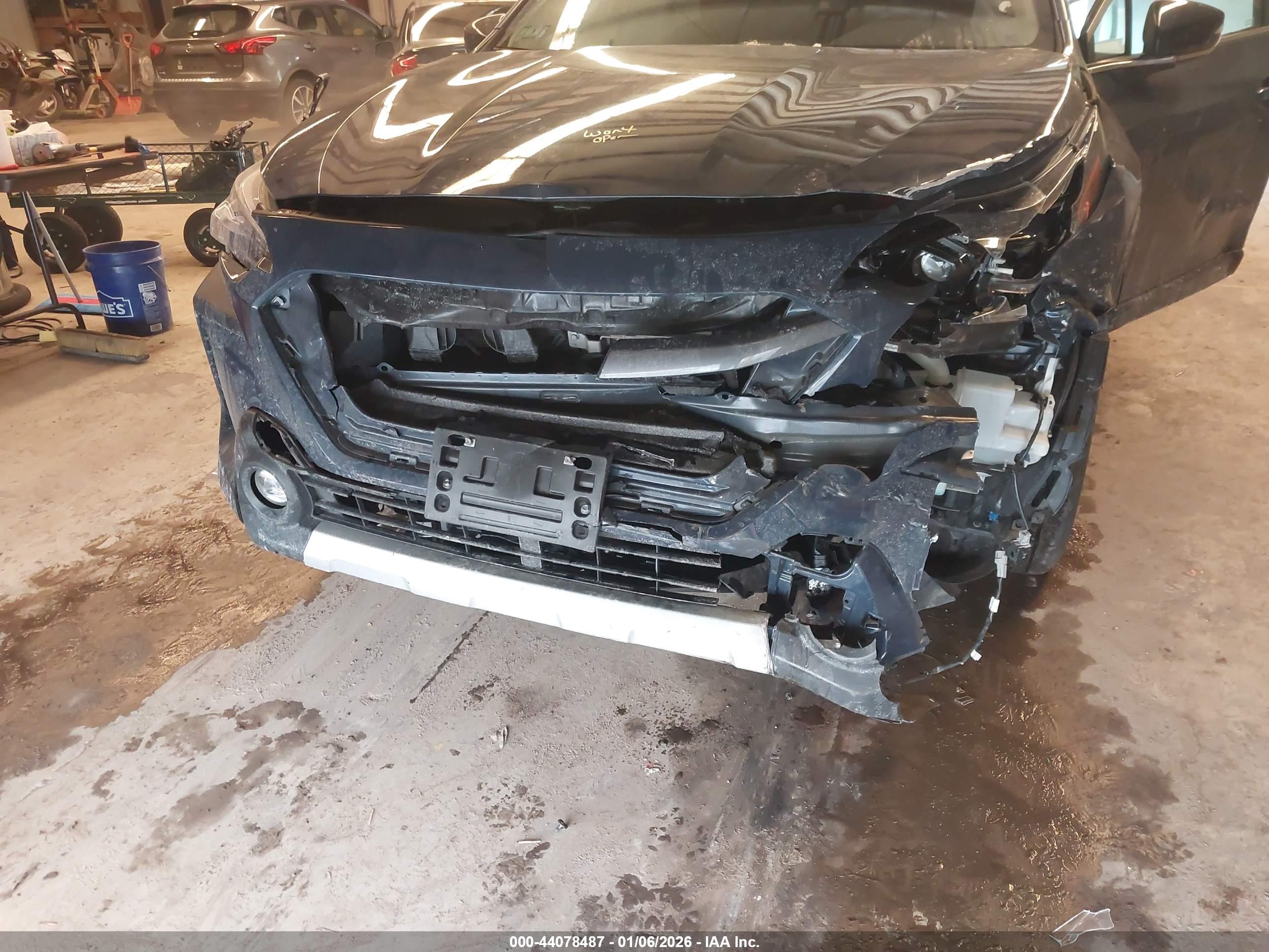 SUBARU OUTBACK image 6