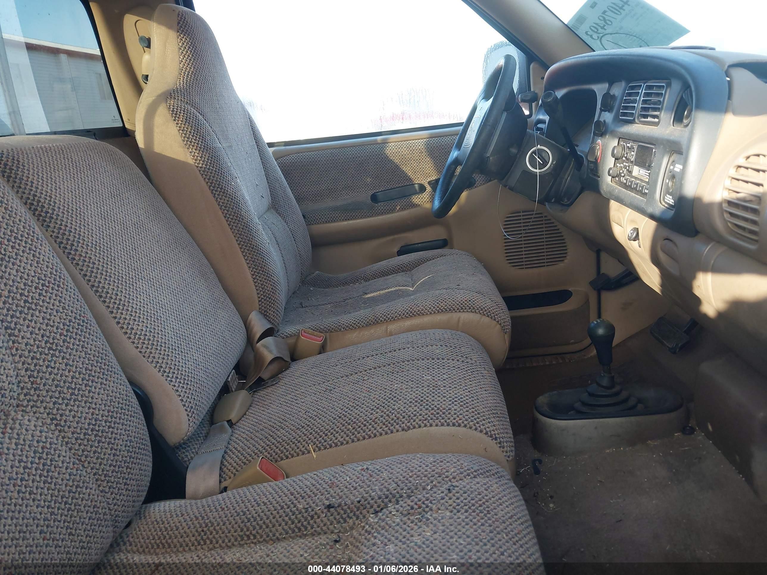 DODGE RAM image 5