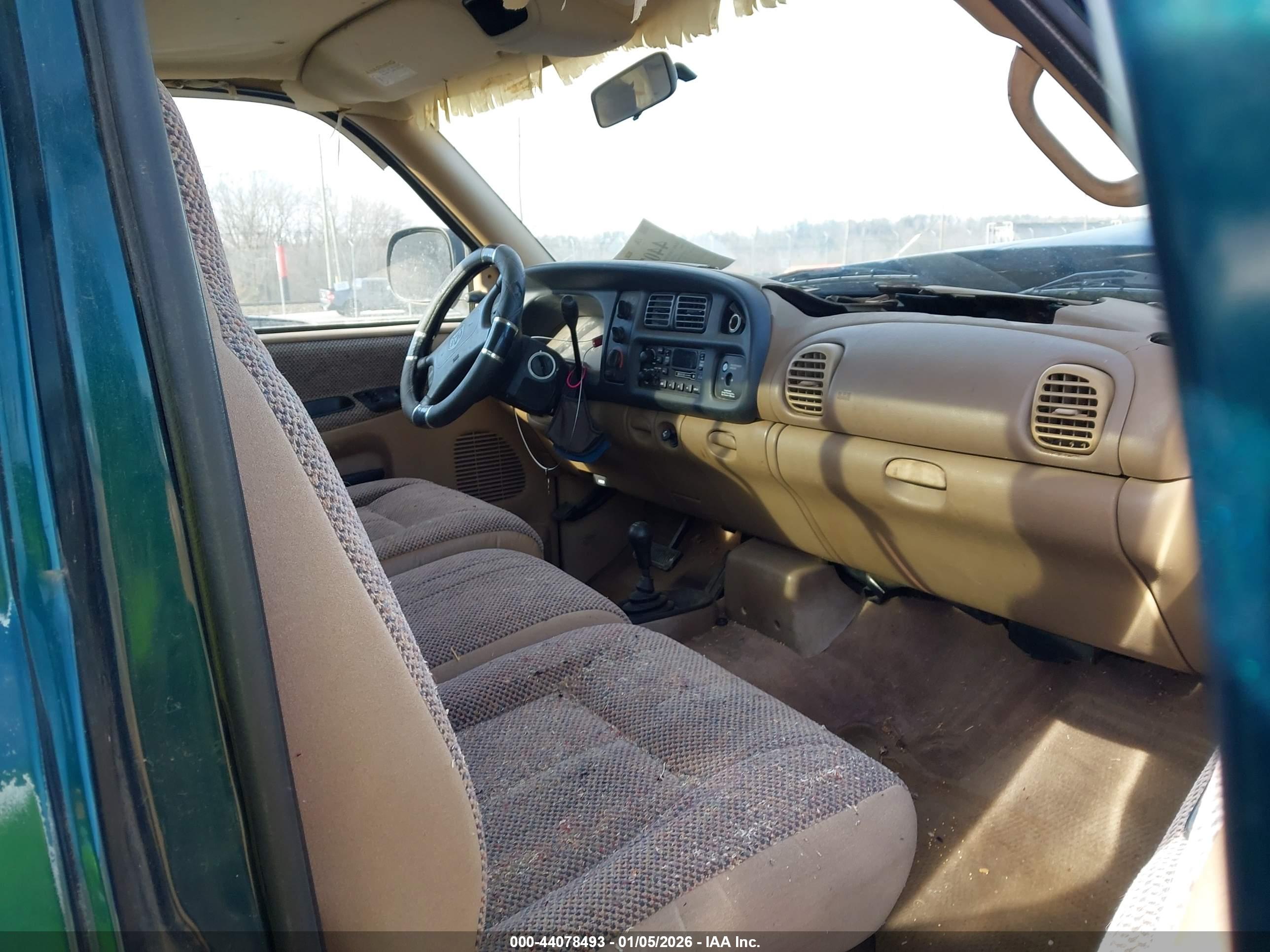 DODGE RAM image 8