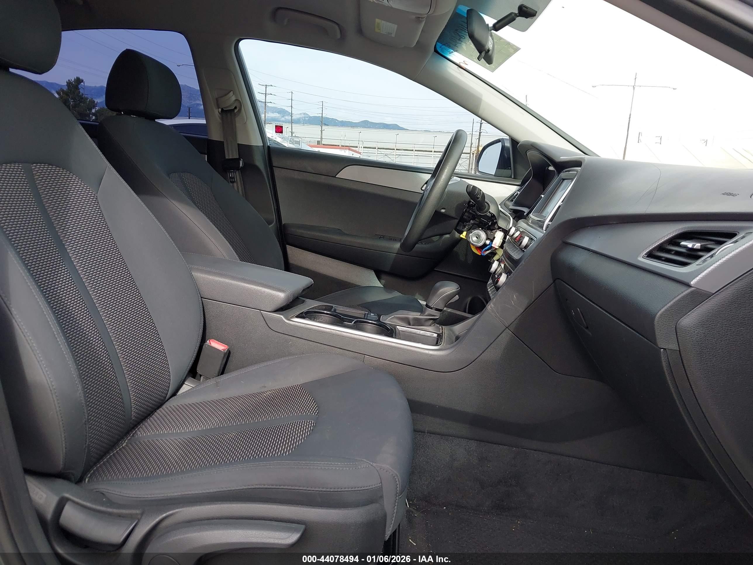 HYUNDAI SONATA image 5