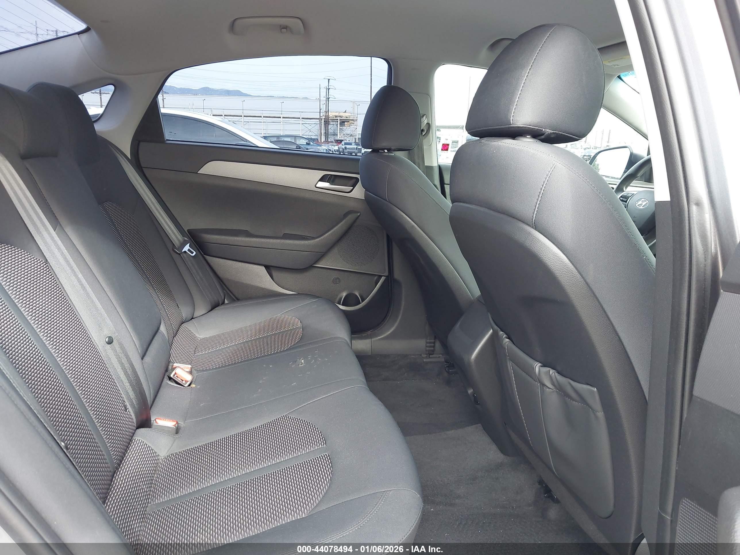 HYUNDAI SONATA image 8