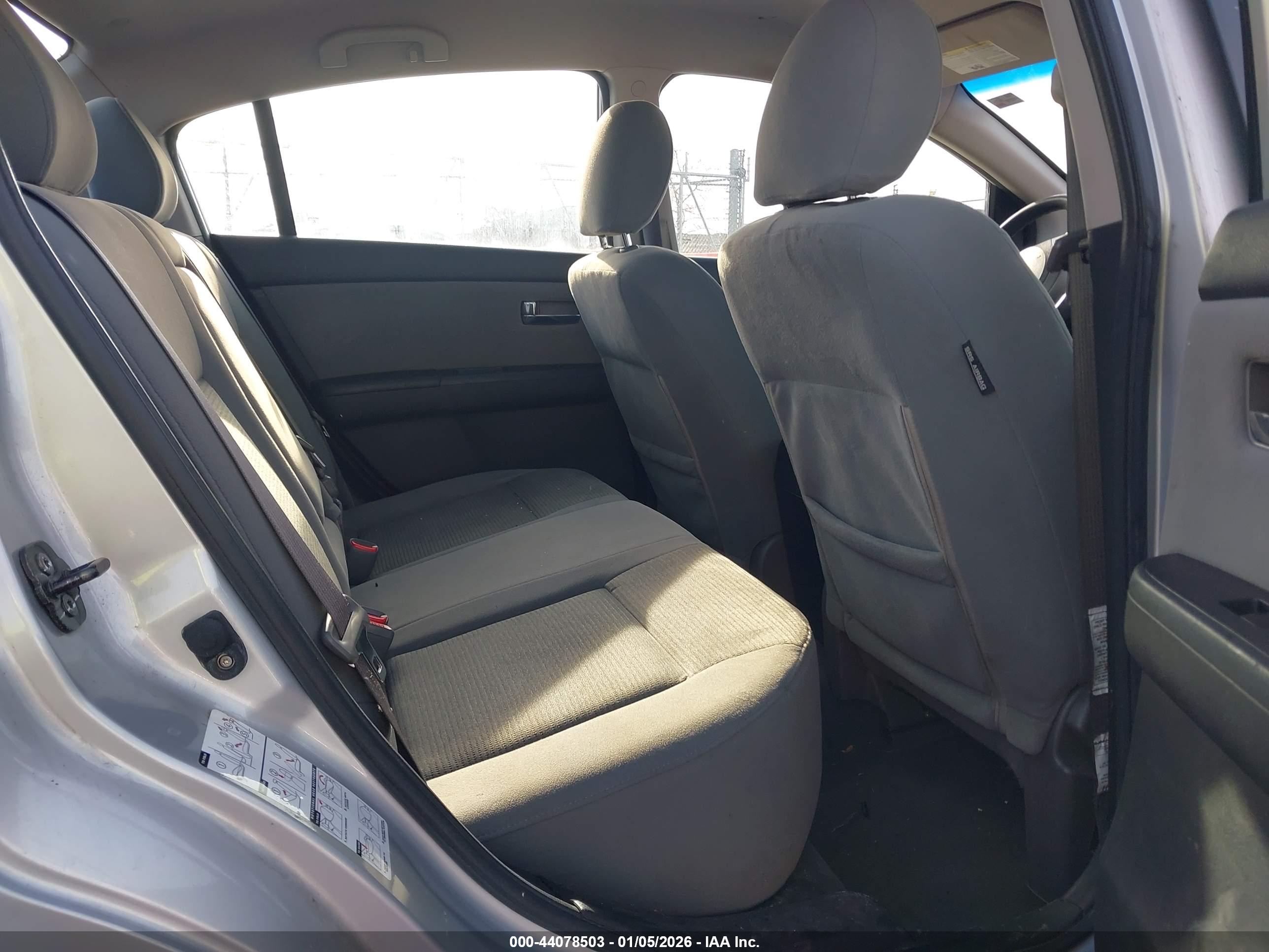 NISSAN SENTRA image 8