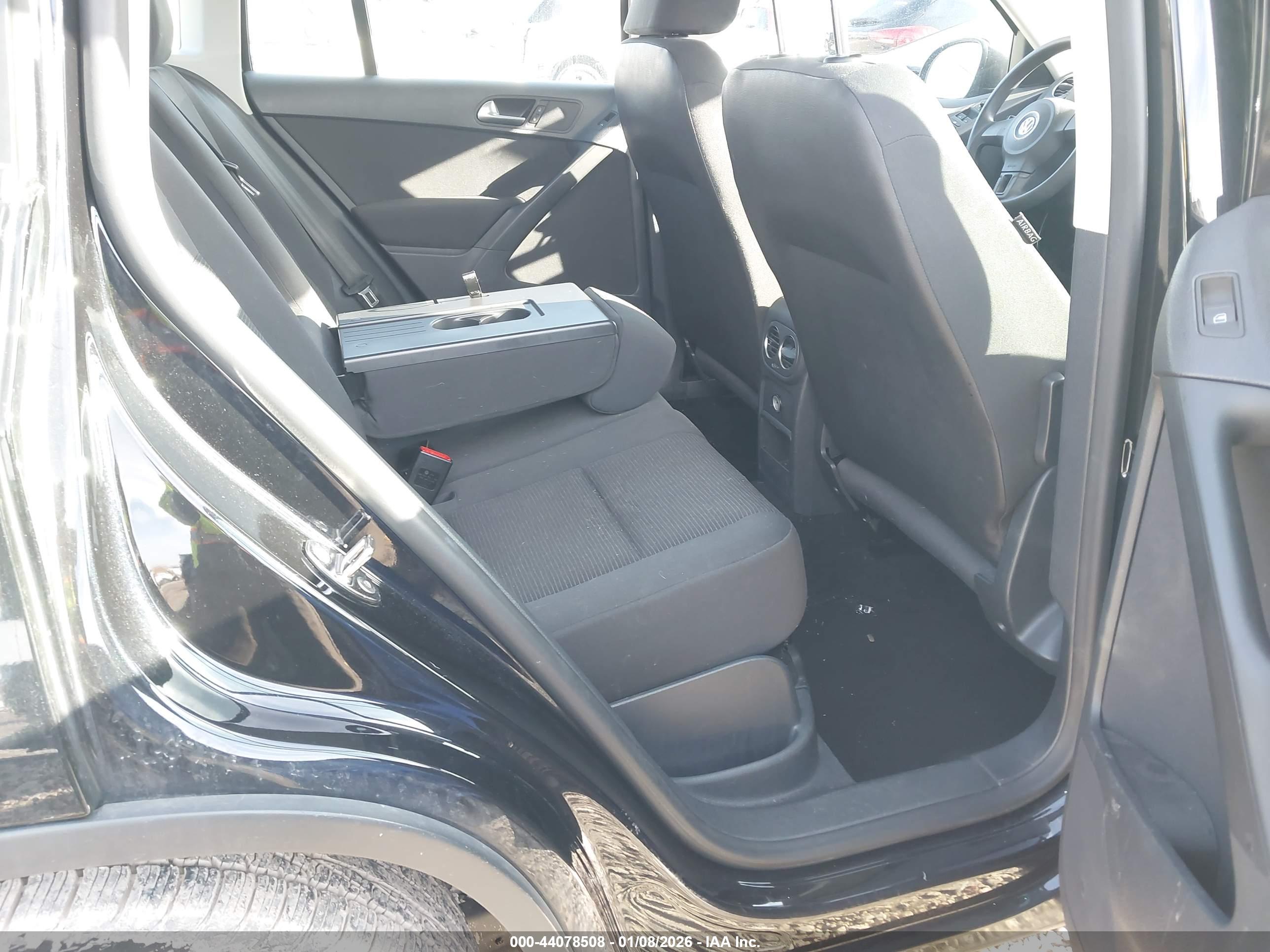 VOLKSWAGEN TIGUAN image 8