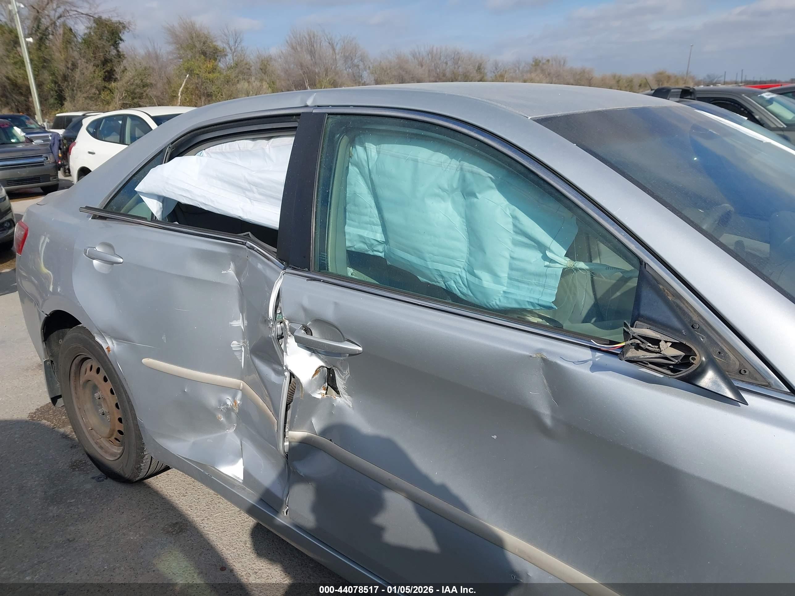 TOYOTA CAMRY image 6