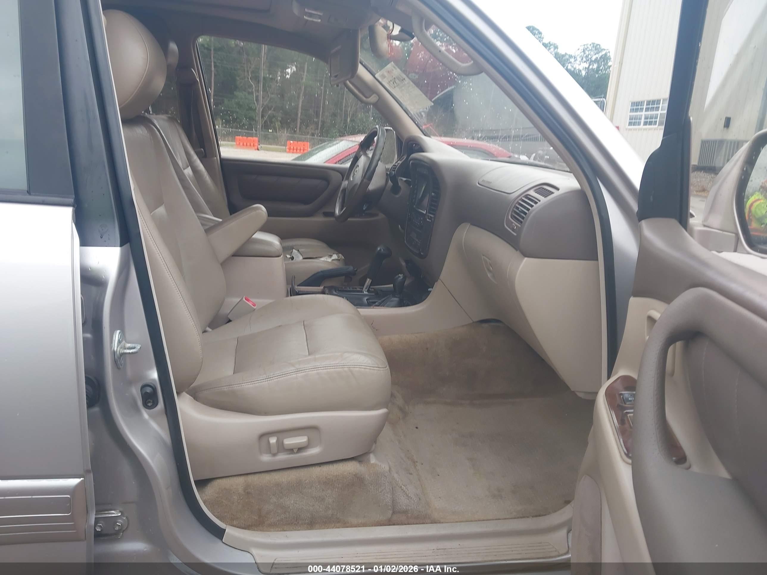 TOYOTA LAND image 5