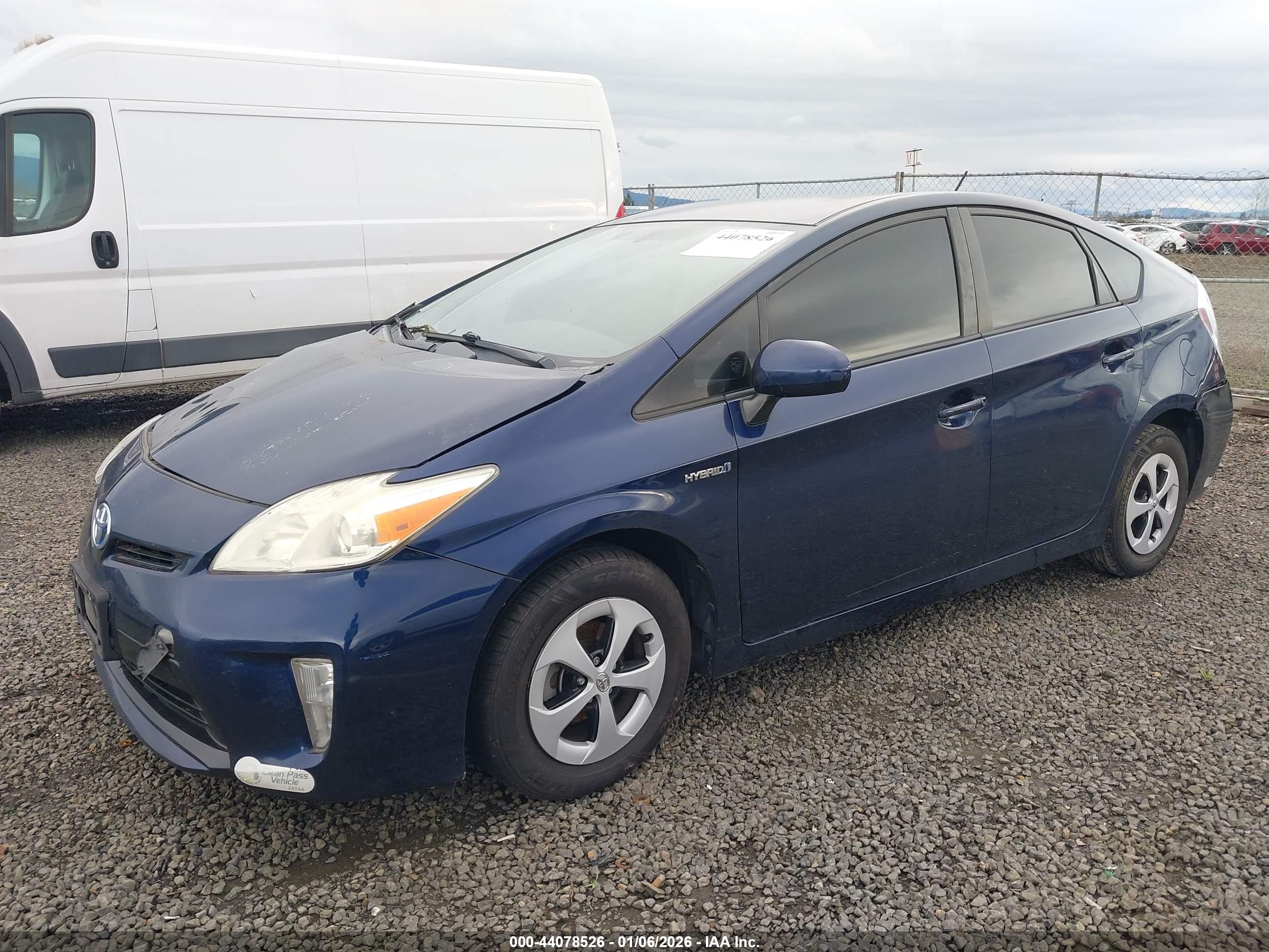 TOYOTA PRIUS image 2