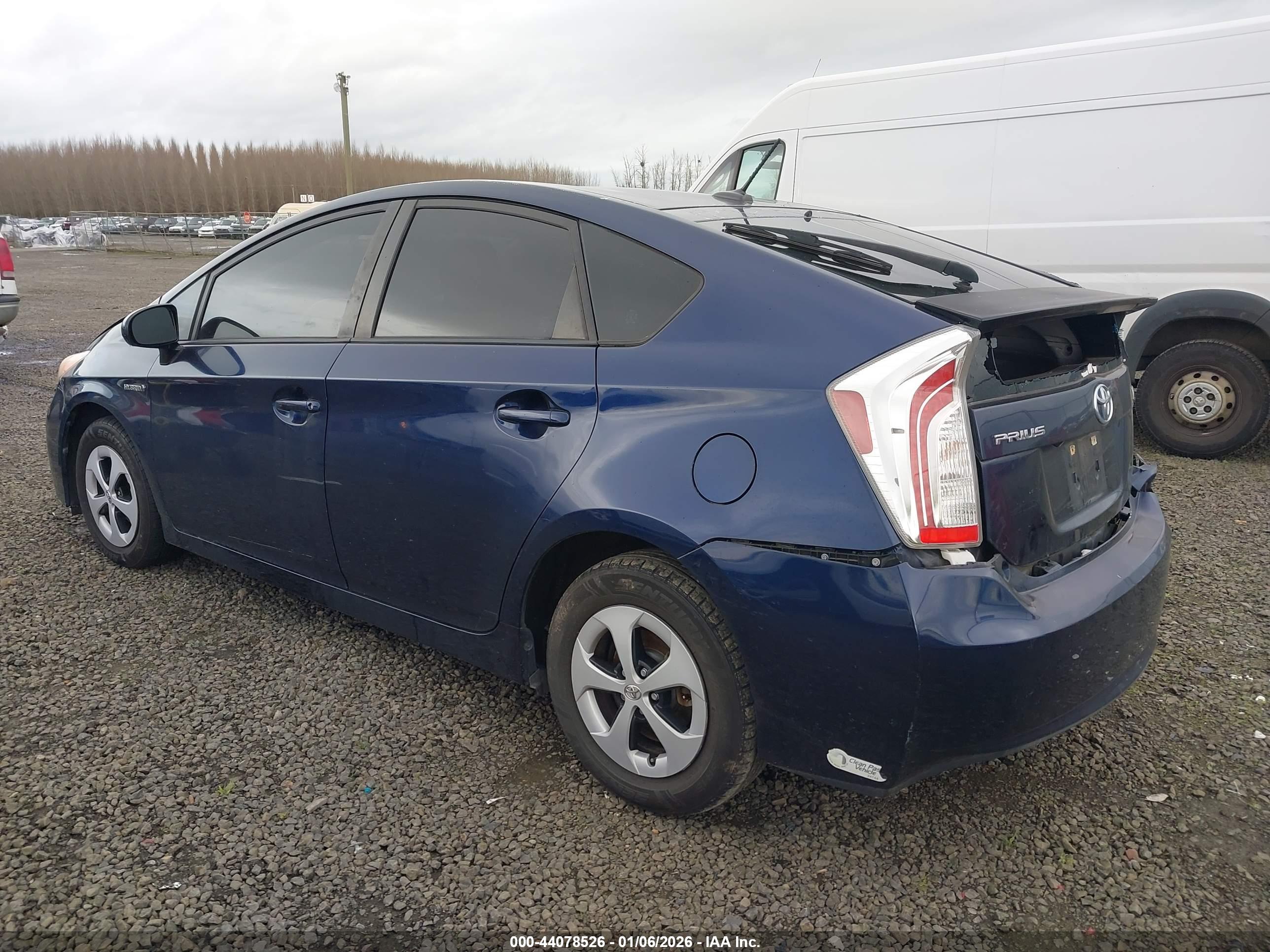 TOYOTA PRIUS image 3