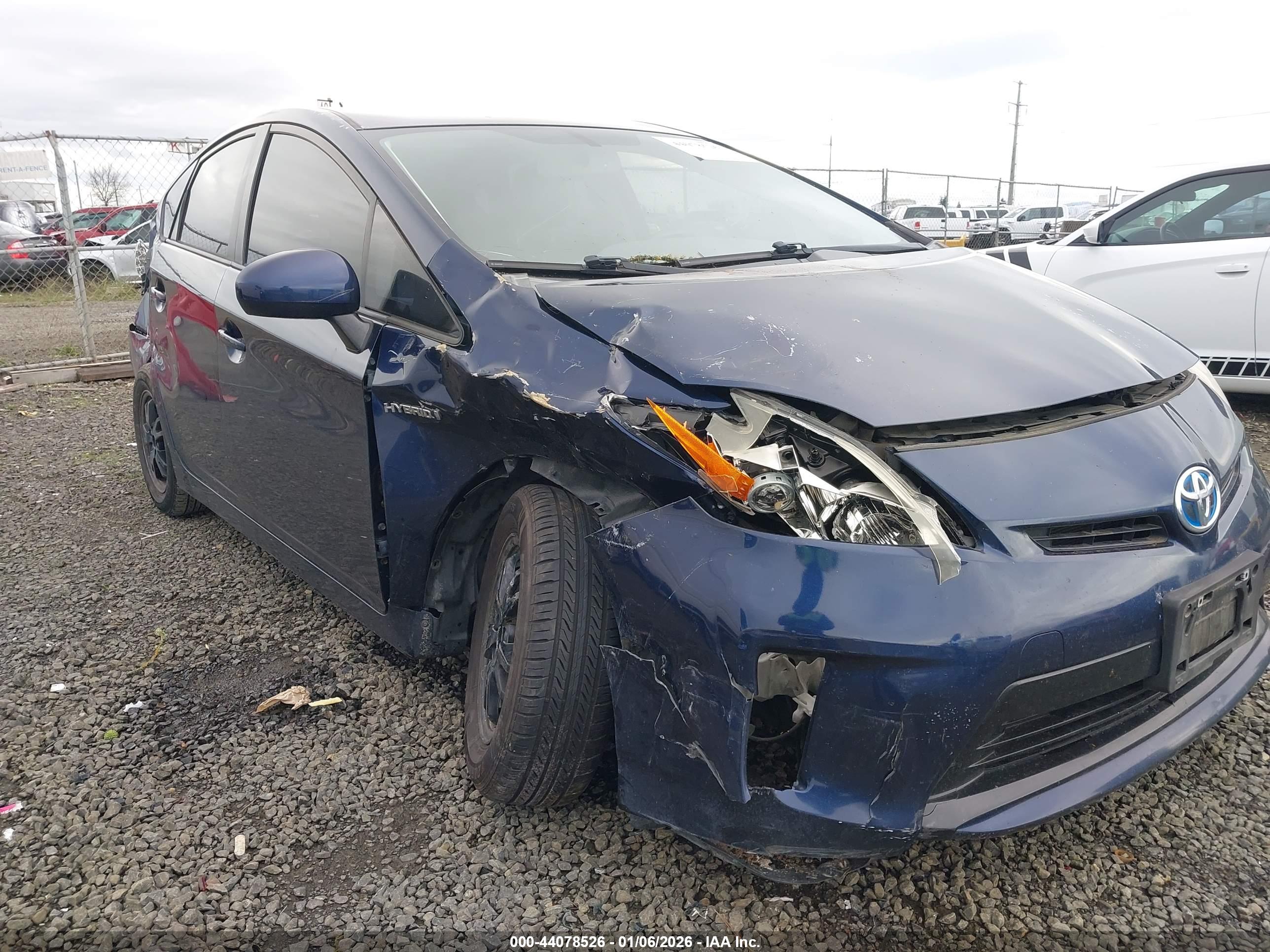 TOYOTA PRIUS image 6
