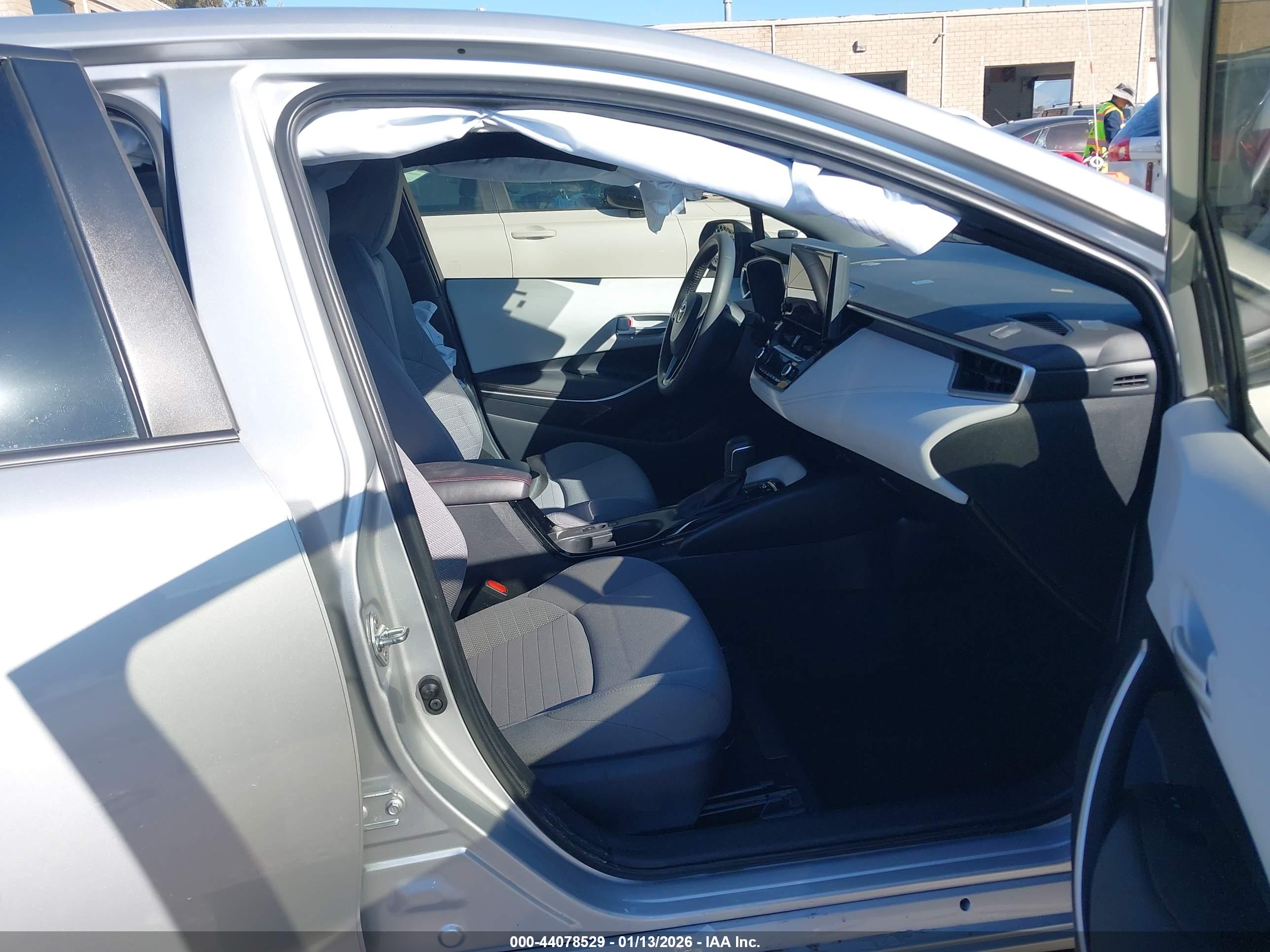 TOYOTA COROLLA image 5
