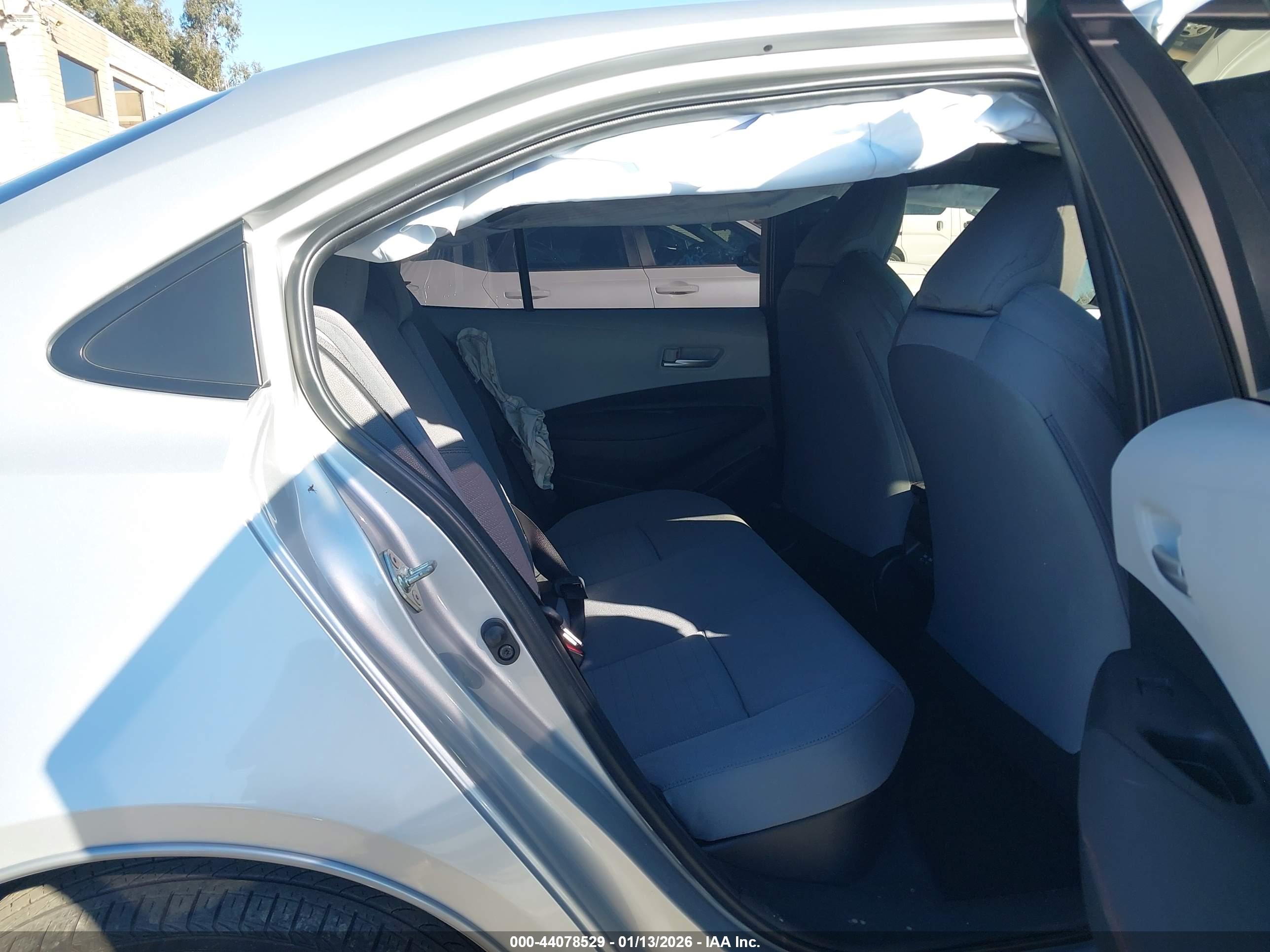 TOYOTA COROLLA image 8