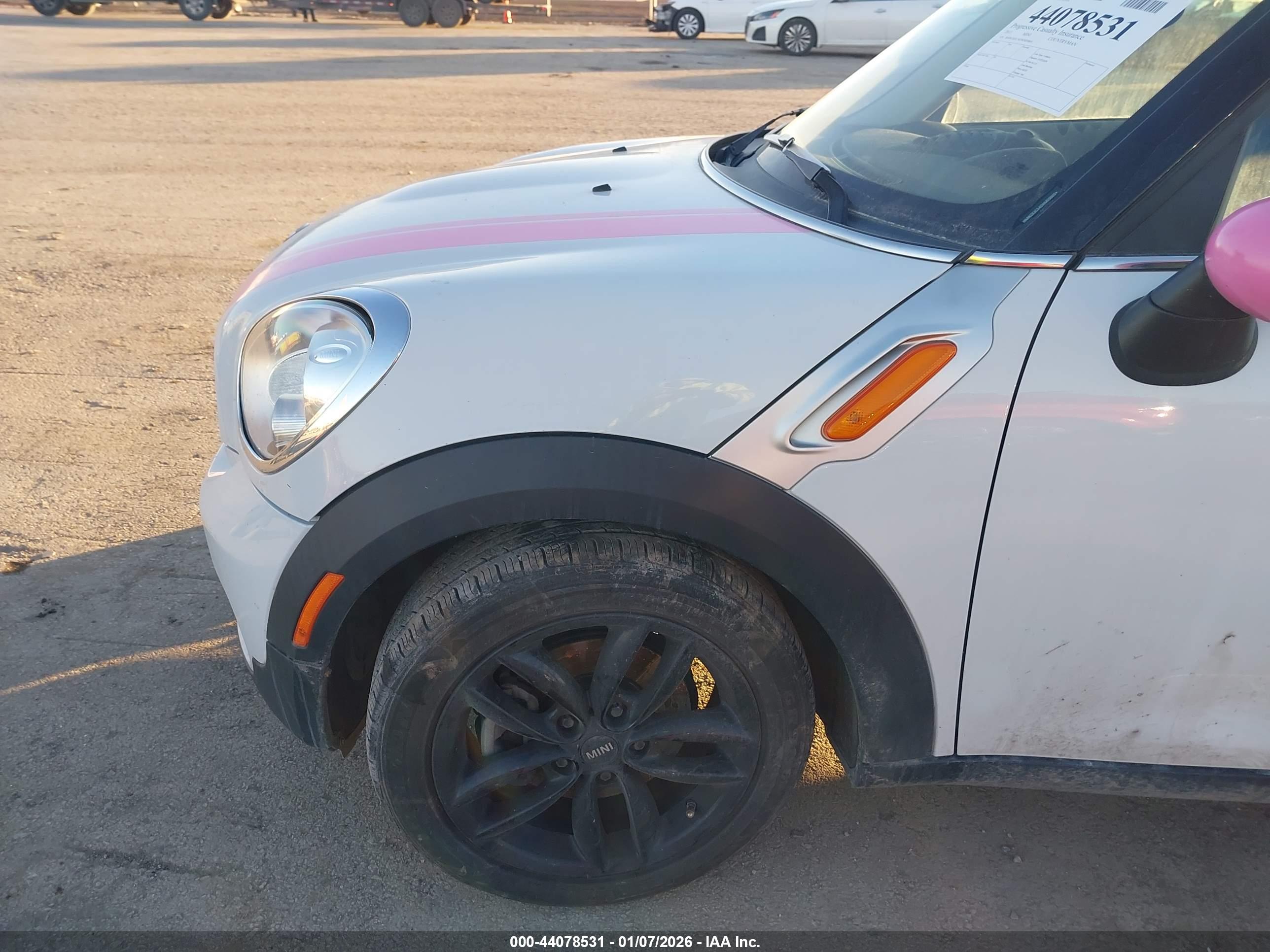 MINI COUNTRYMAN image 6