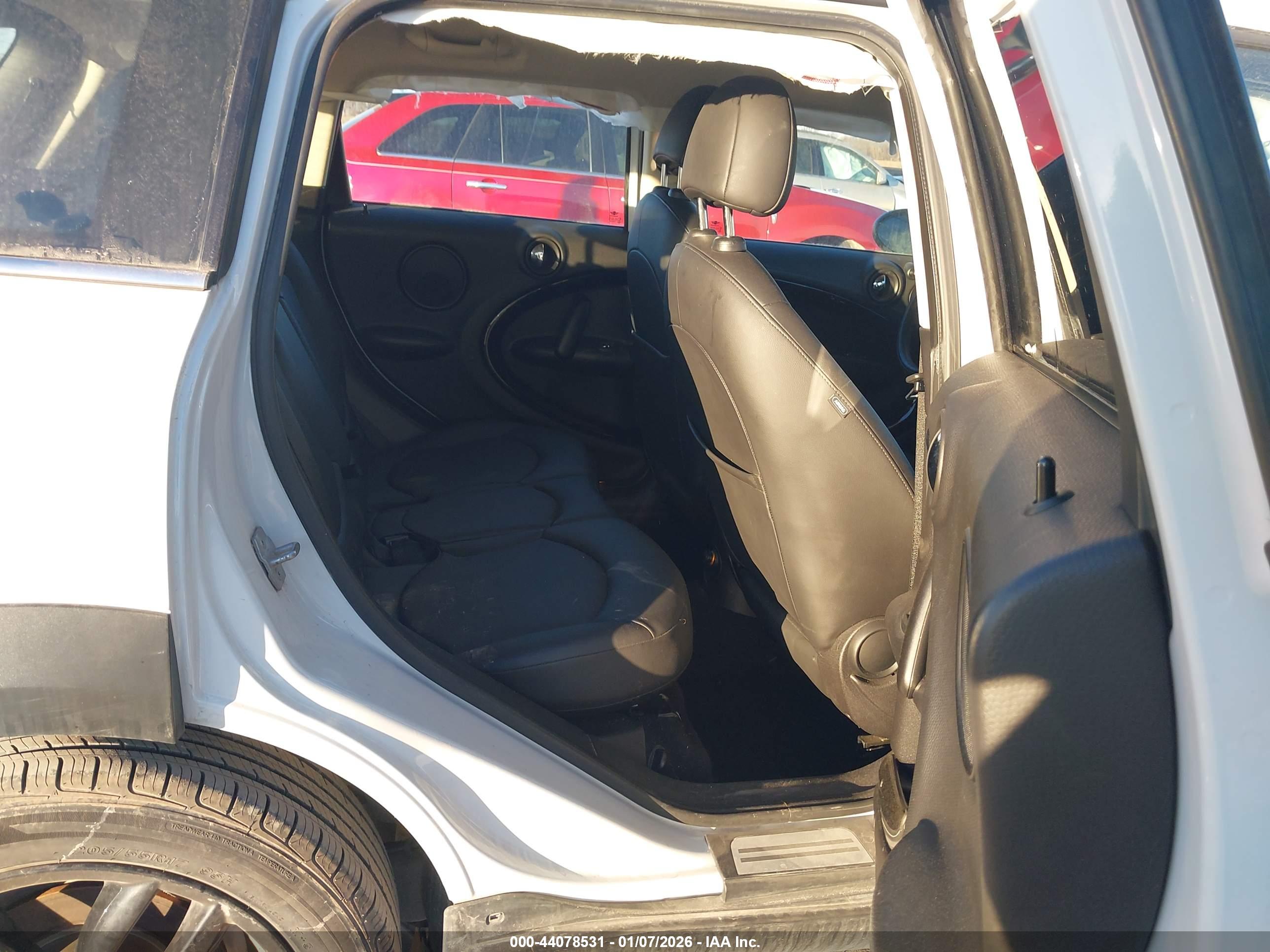 MINI COUNTRYMAN image 8