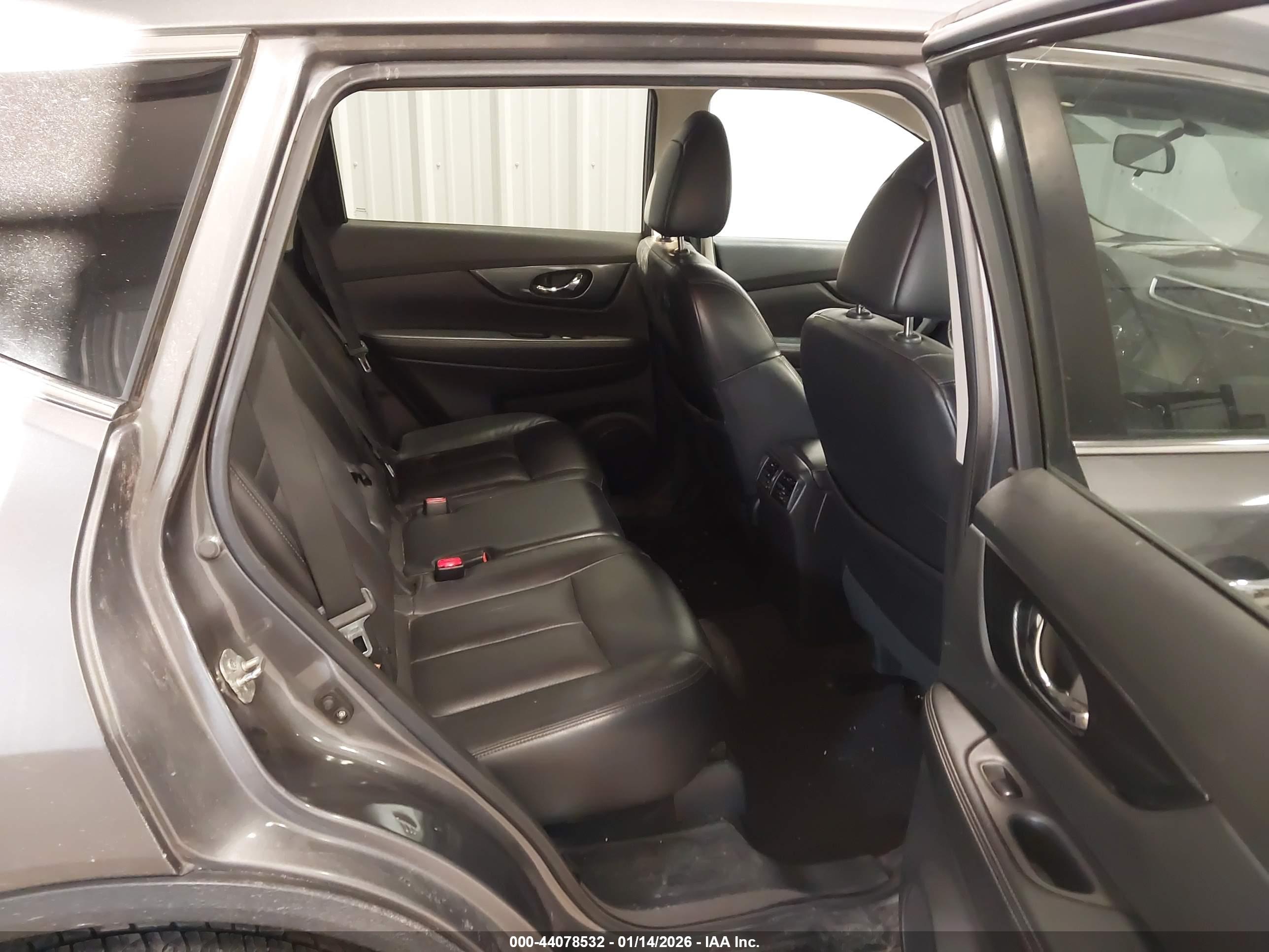NISSAN ROGUE image 8
