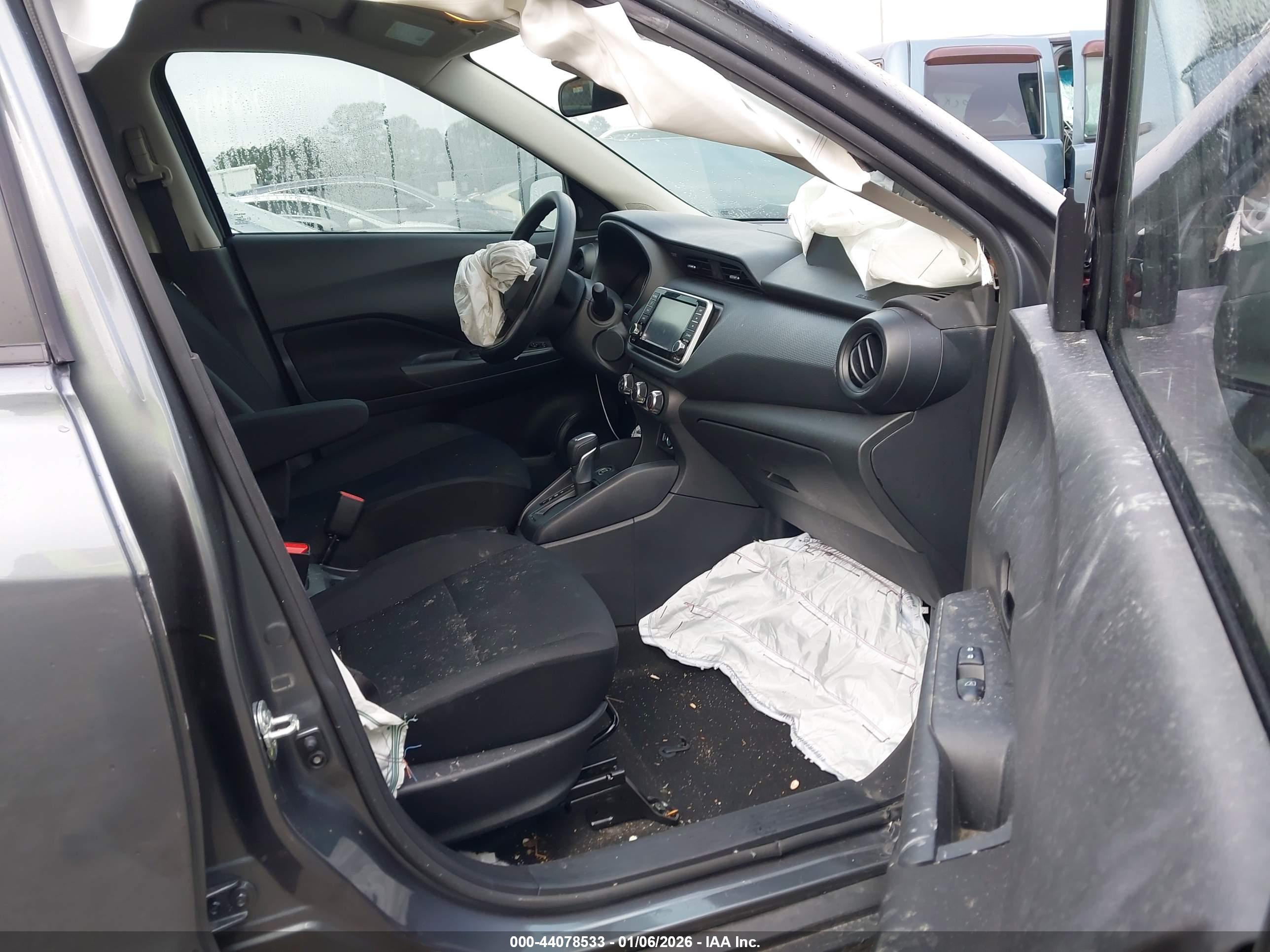 NISSAN KICKS image 5