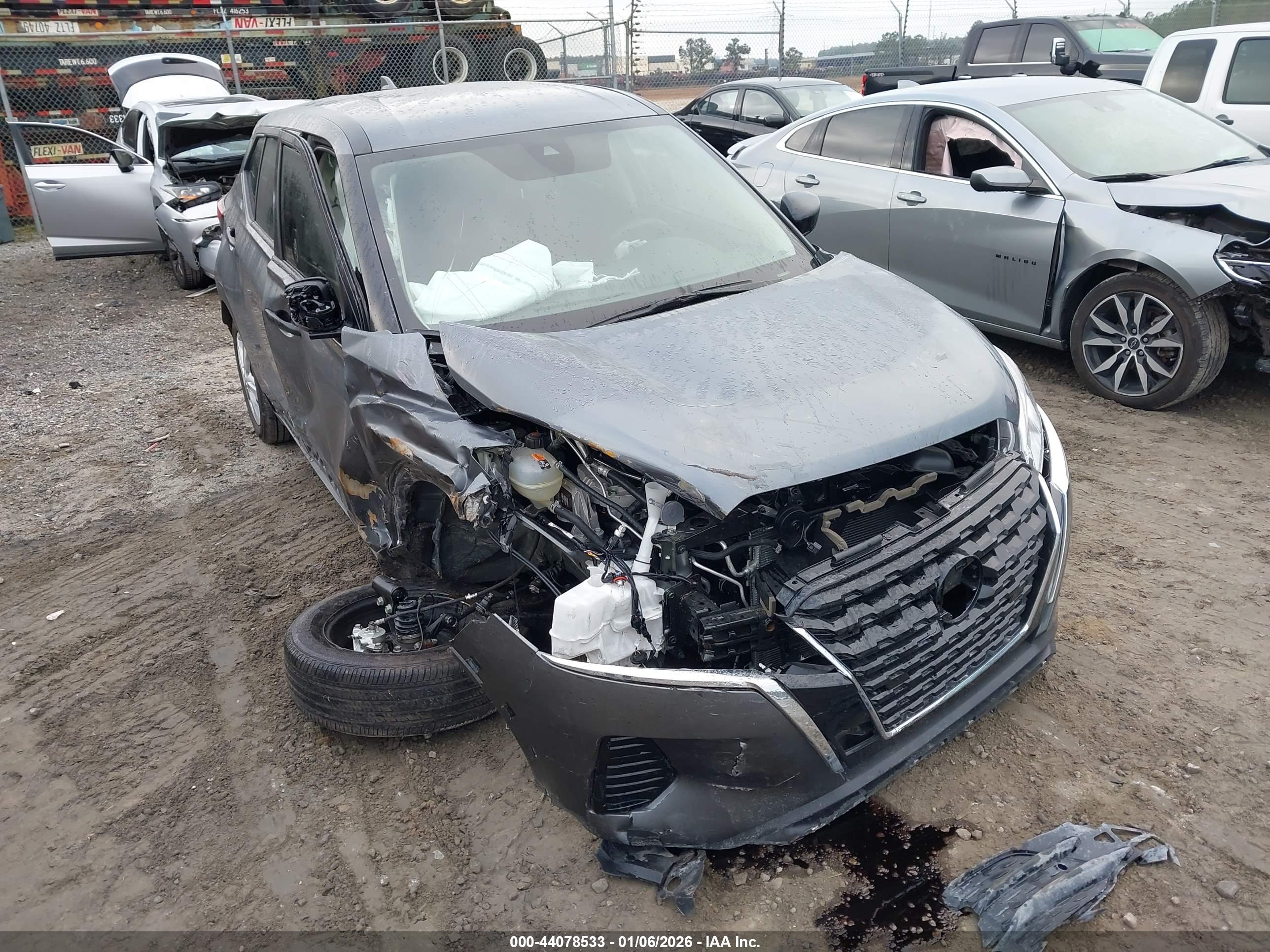 NISSAN KICKS image 6