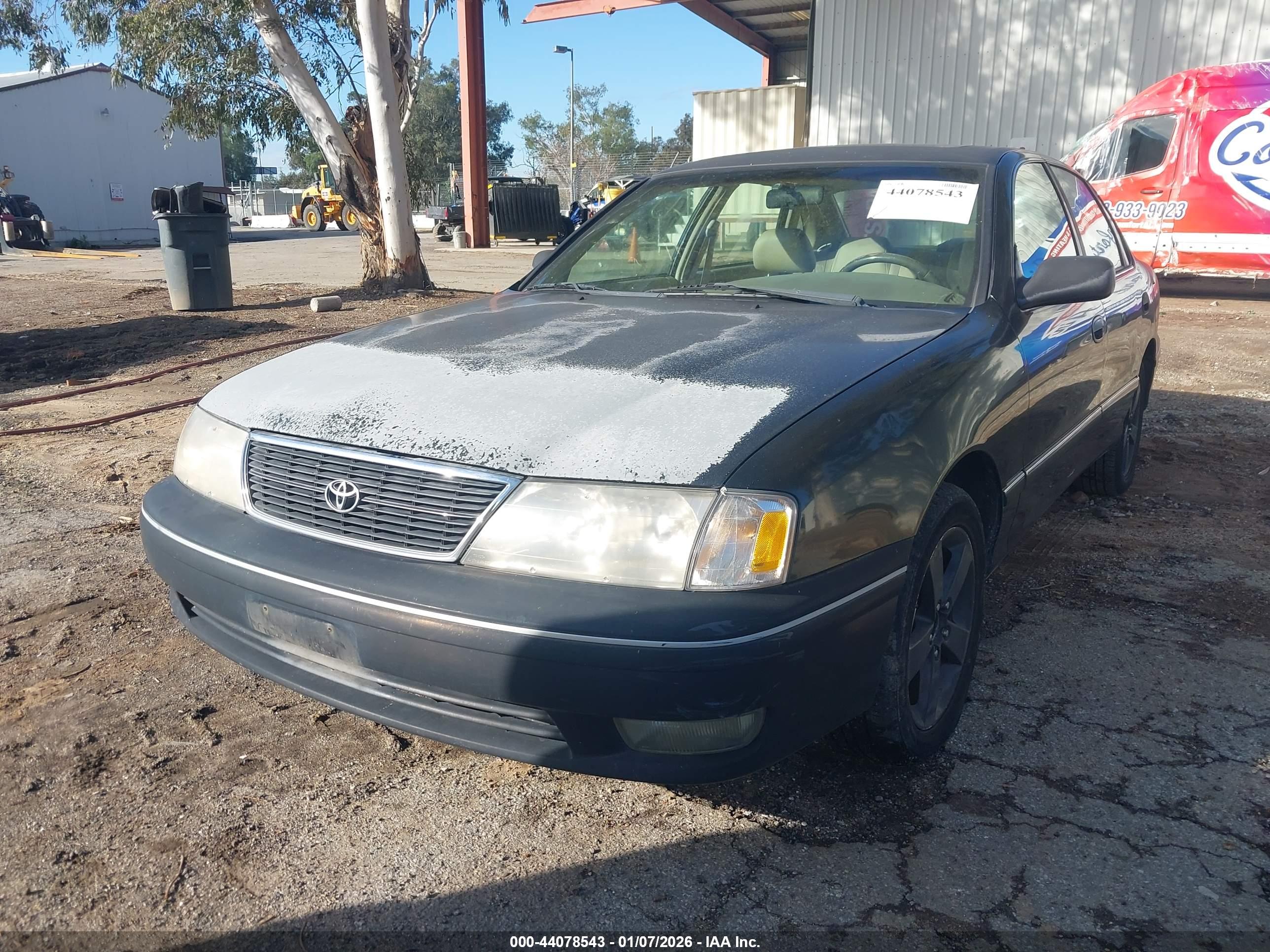 TOYOTA AVALON image 2