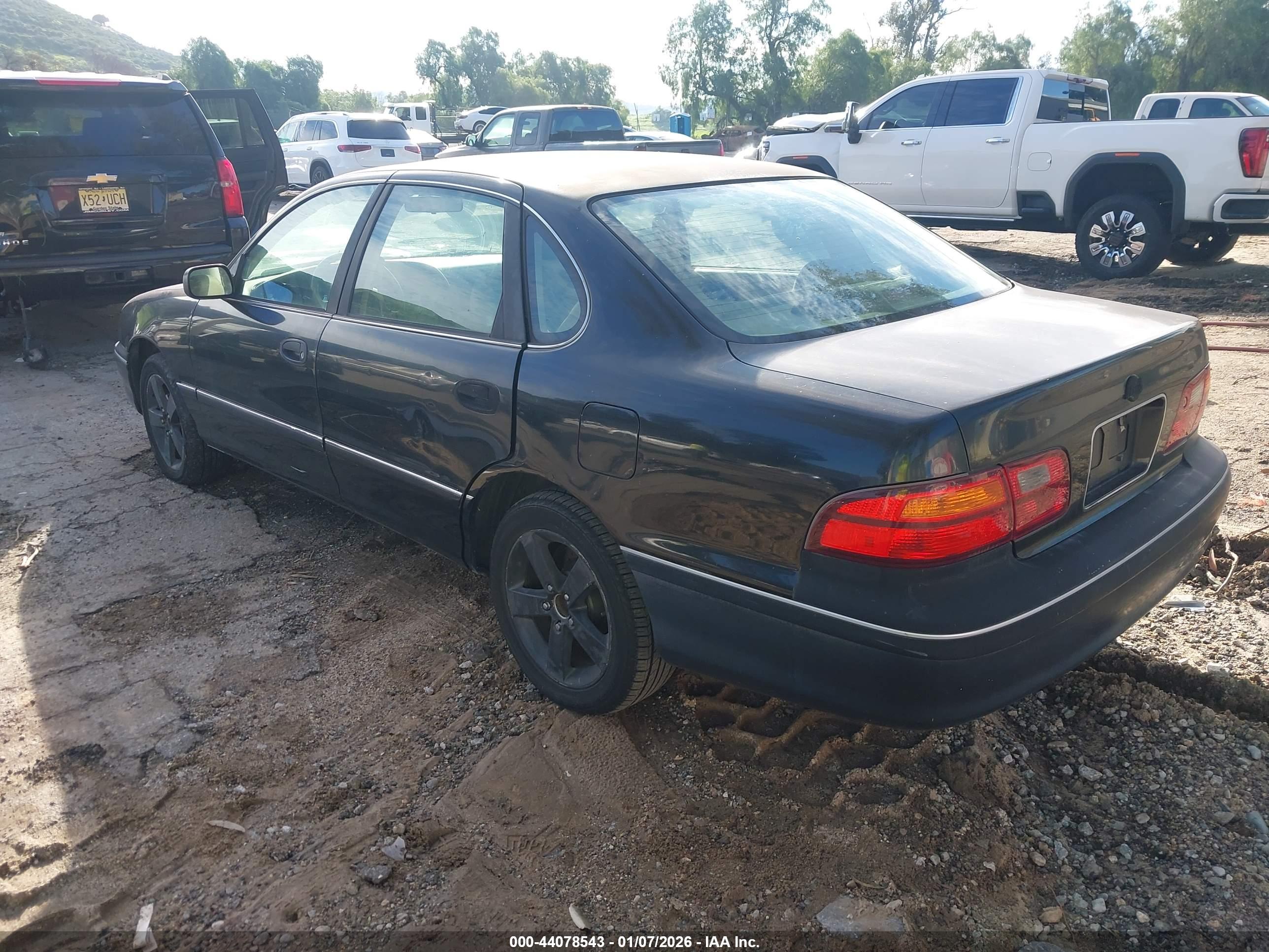 TOYOTA AVALON image 3