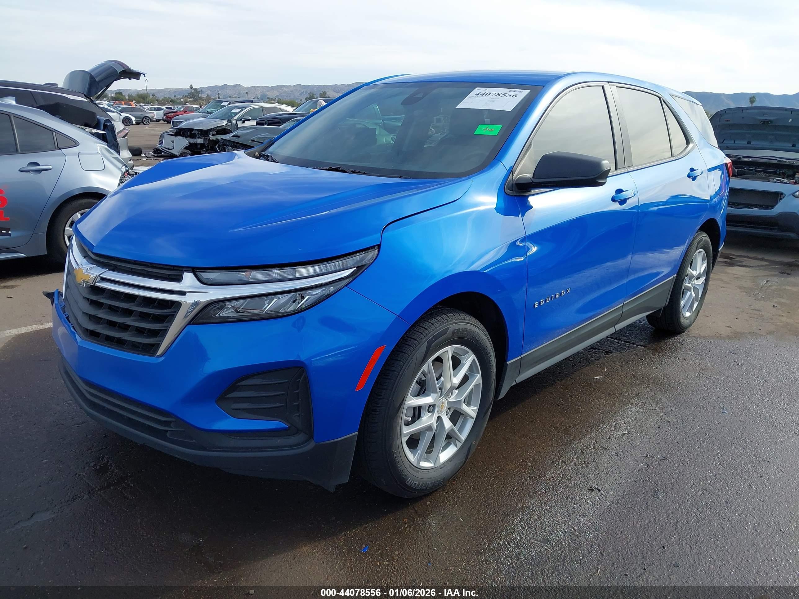 CHEVROLET EQUINOX image 2