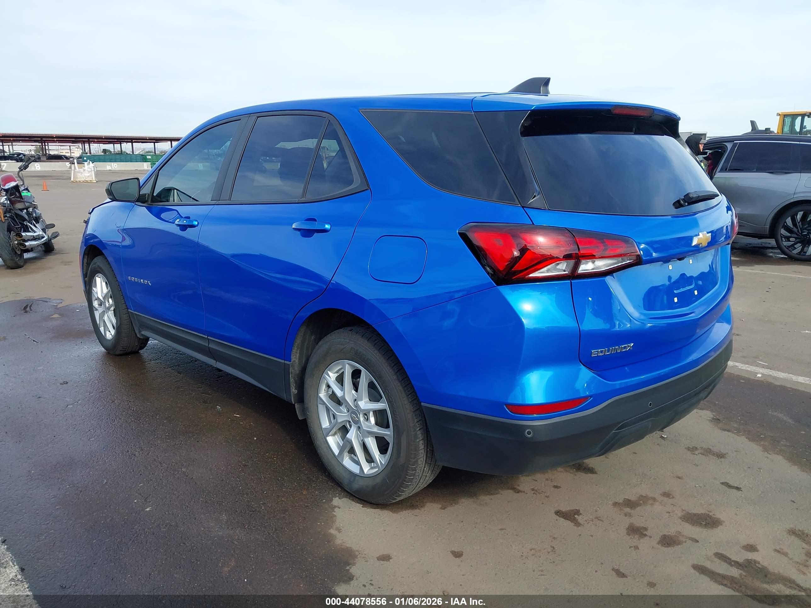 CHEVROLET EQUINOX image 3