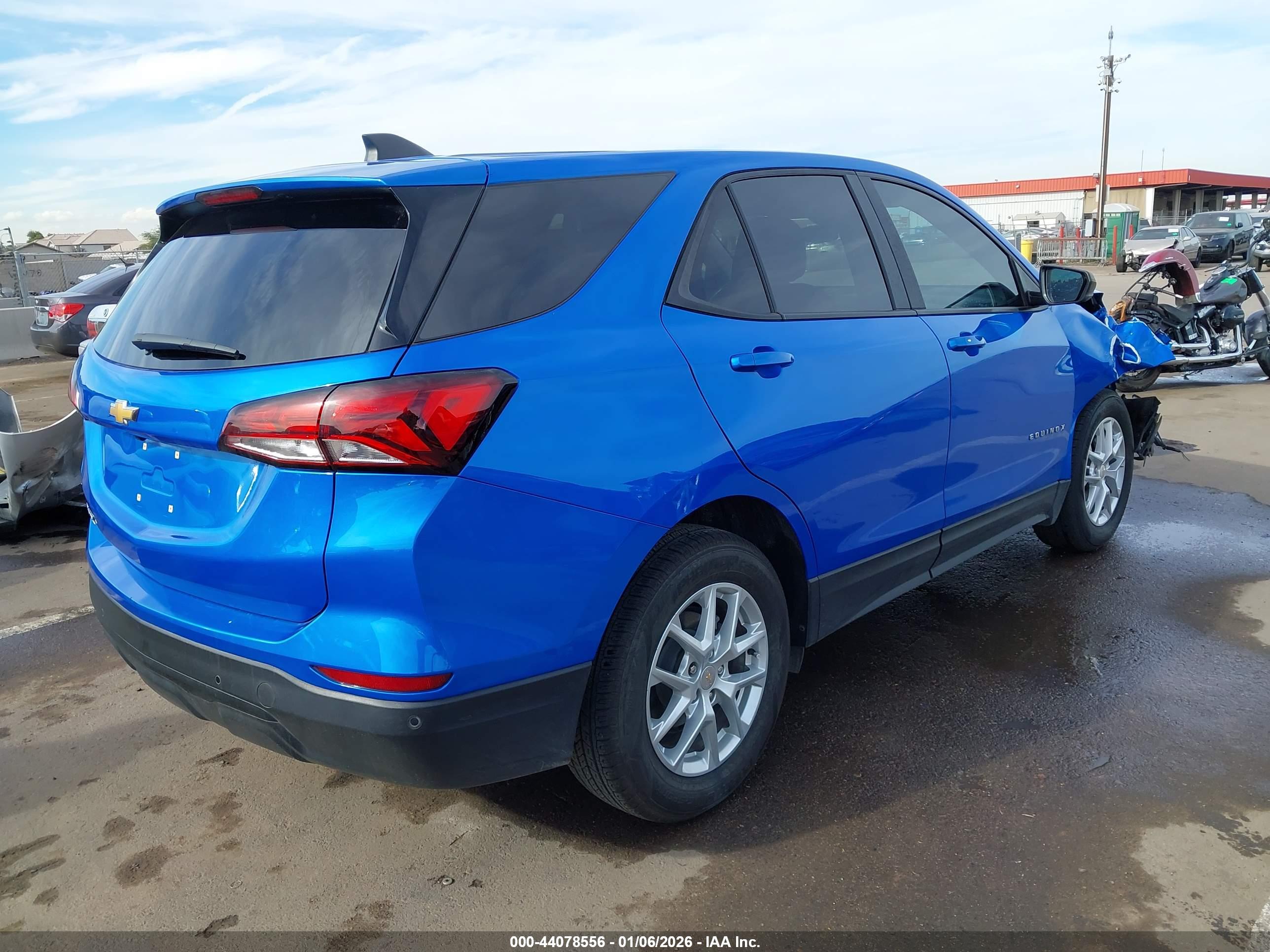 CHEVROLET EQUINOX image 4