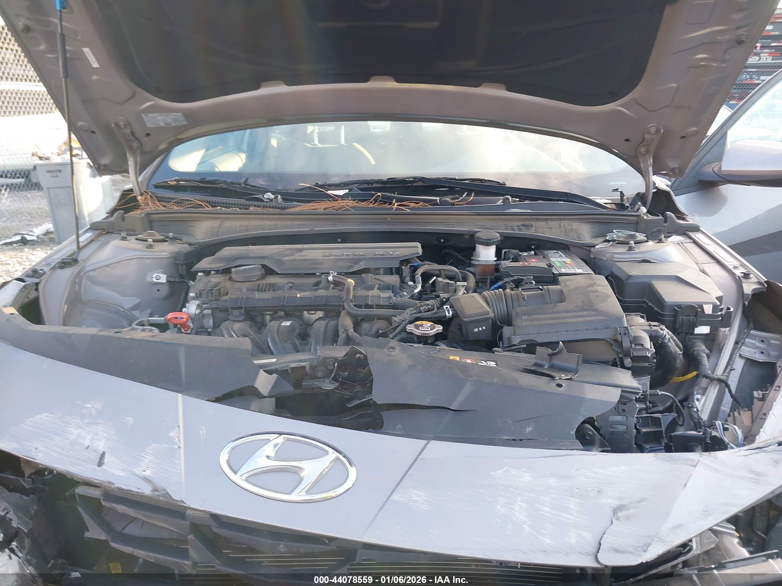 HYUNDAI ELANTRA image 10