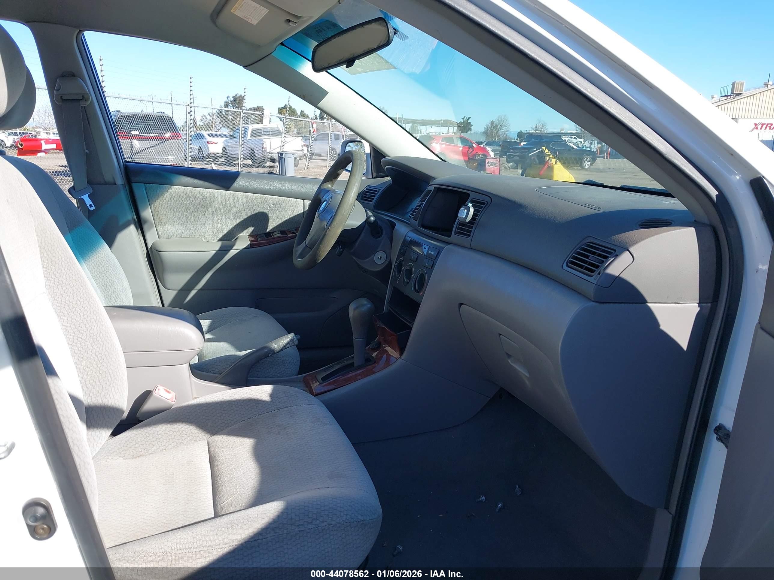 TOYOTA COROLLA image 5