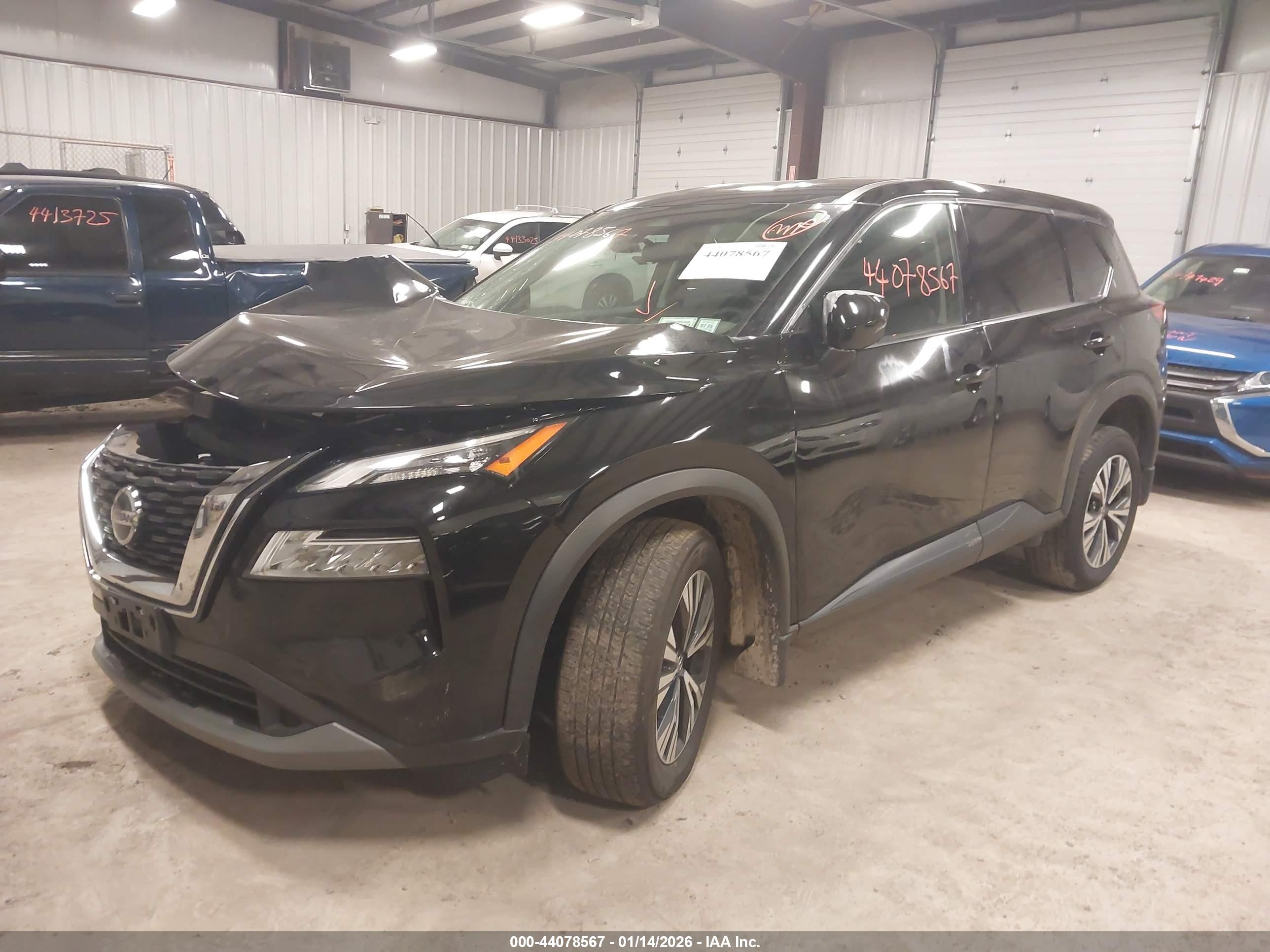 NISSAN ROGUE image 2
