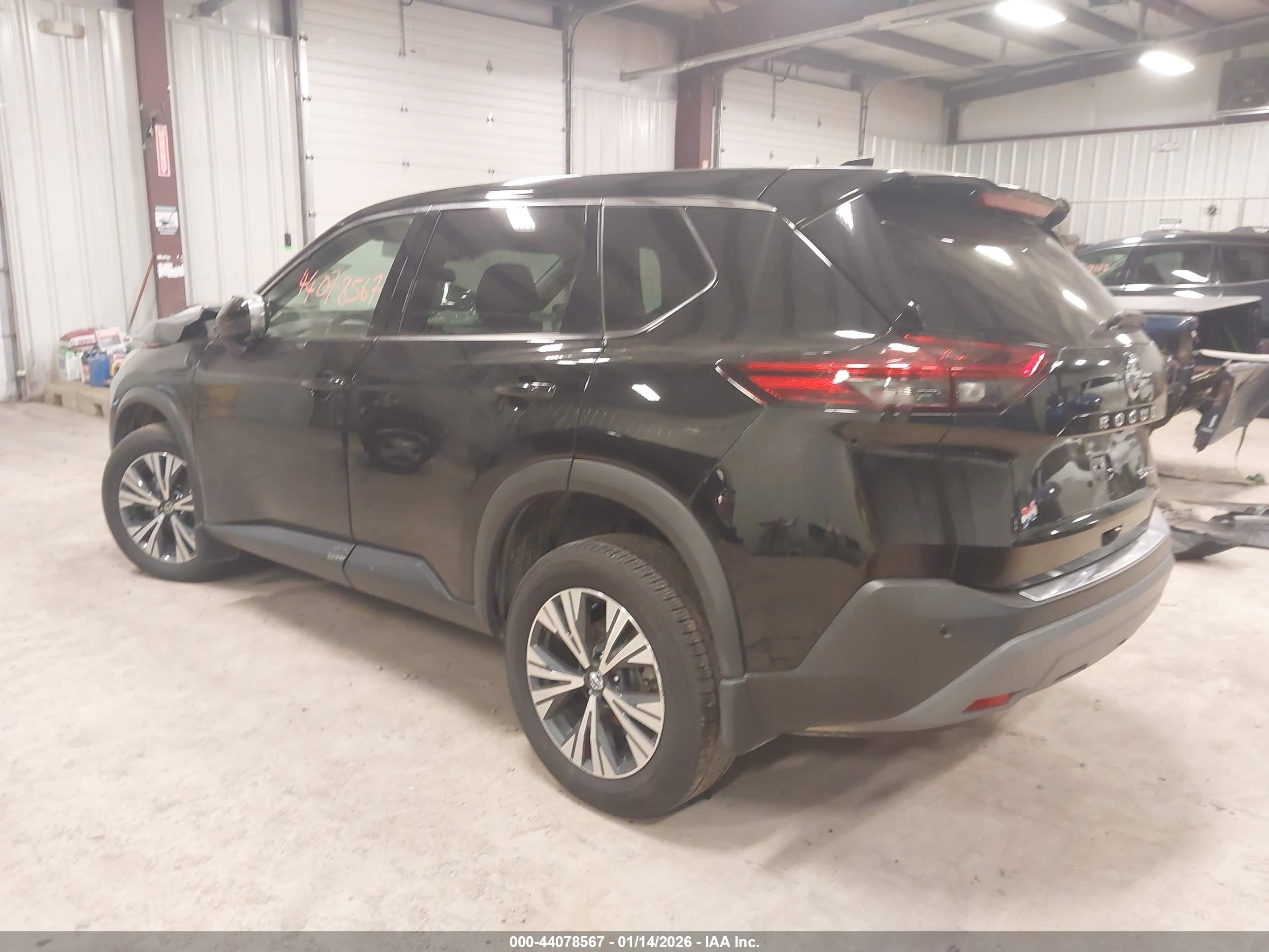 NISSAN ROGUE image 3