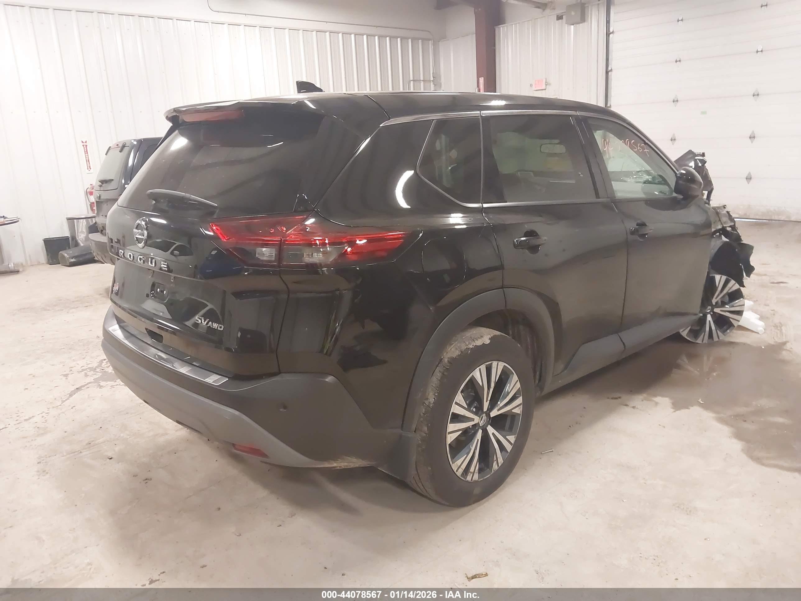 NISSAN ROGUE image 4