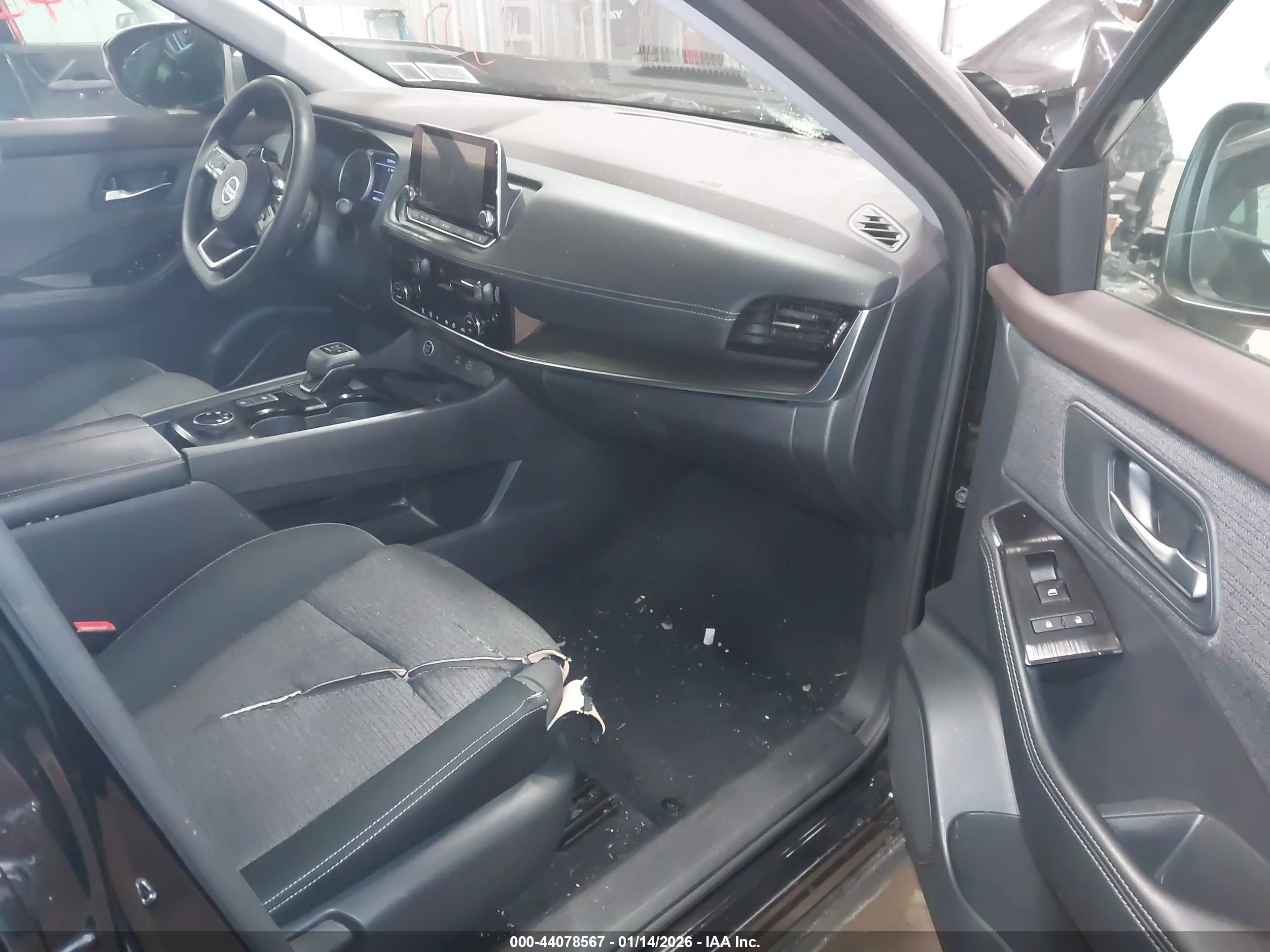 NISSAN ROGUE image 5