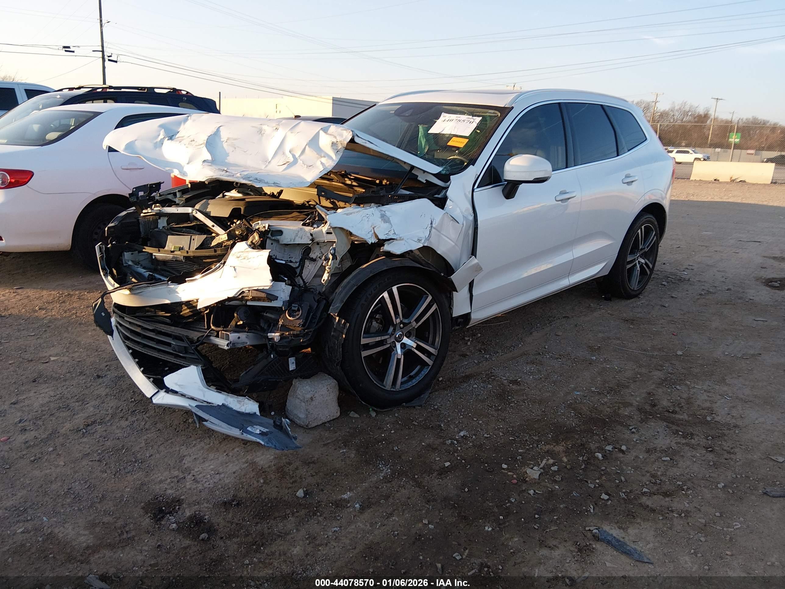 VOLVO XC60 image 2