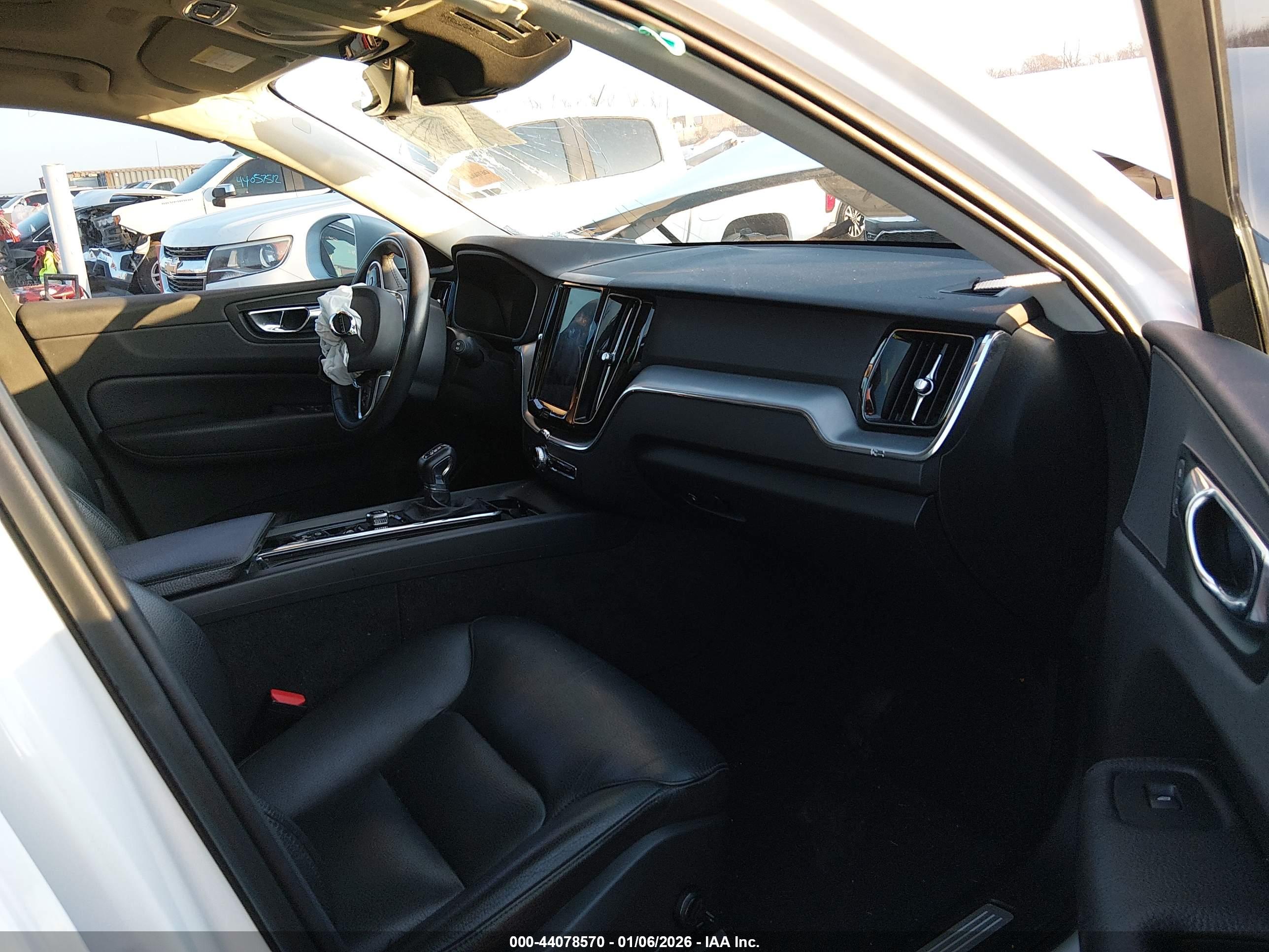 VOLVO XC60 image 5