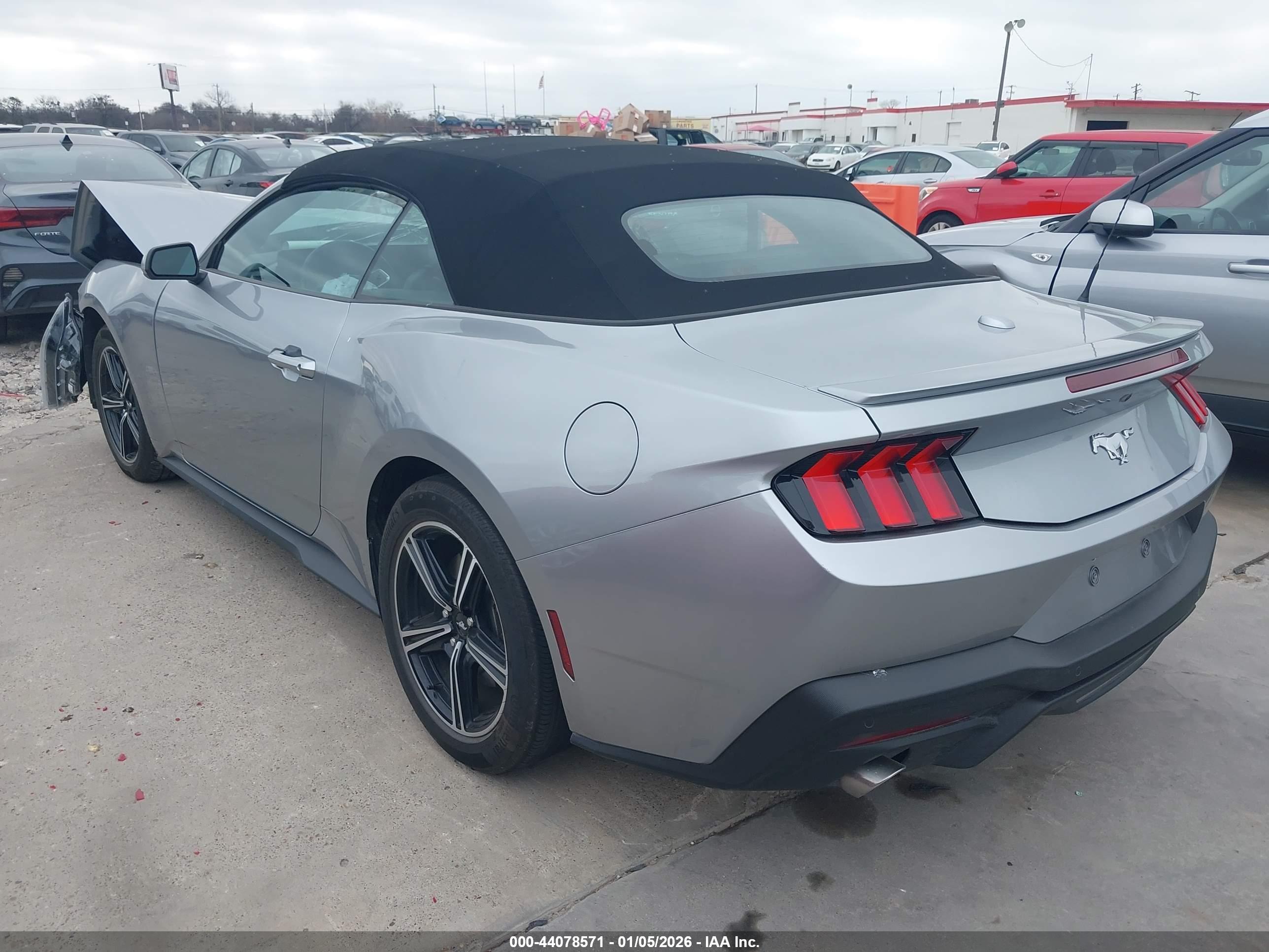 FORD MUSTANG image 3