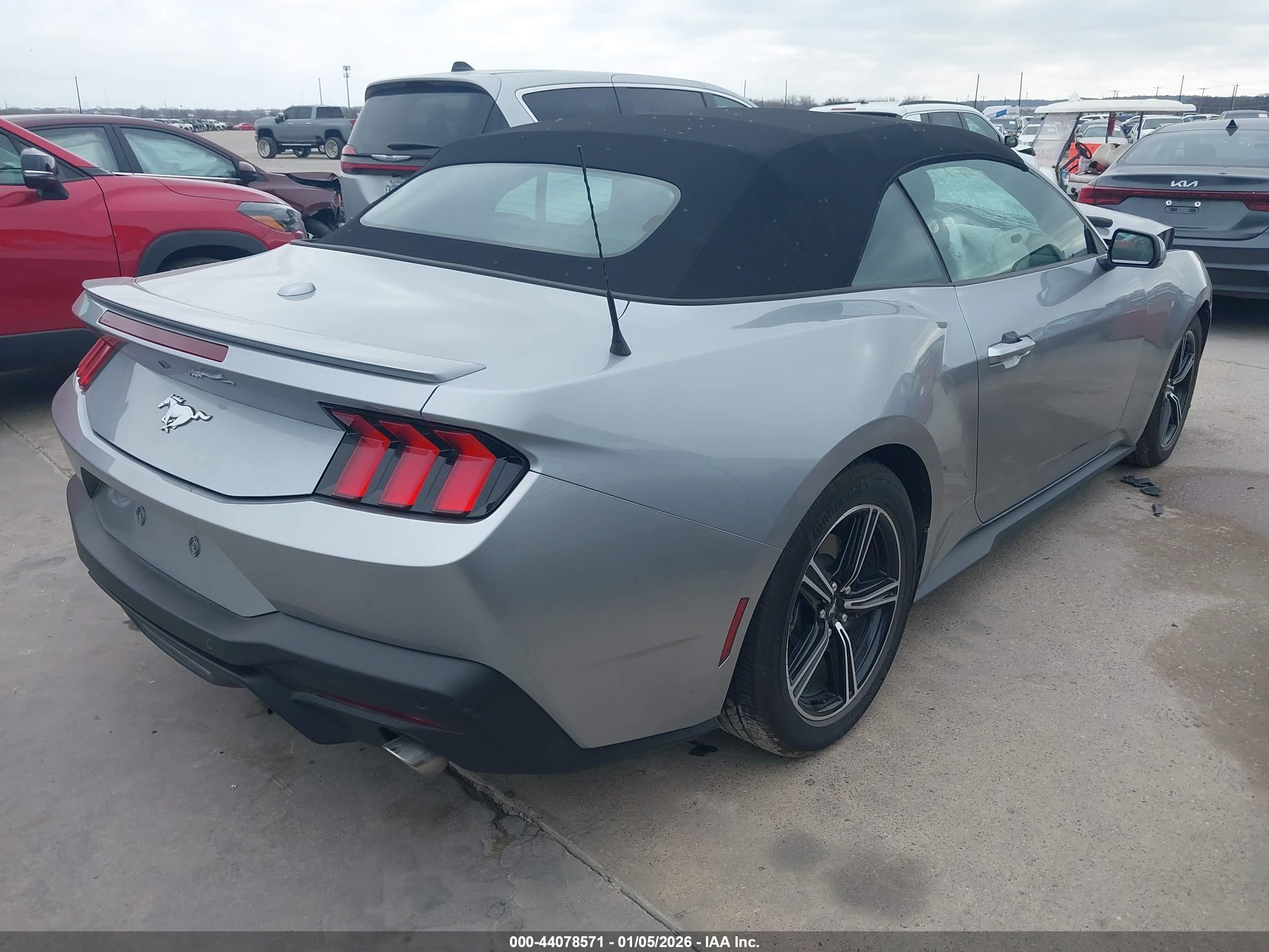 FORD MUSTANG image 4