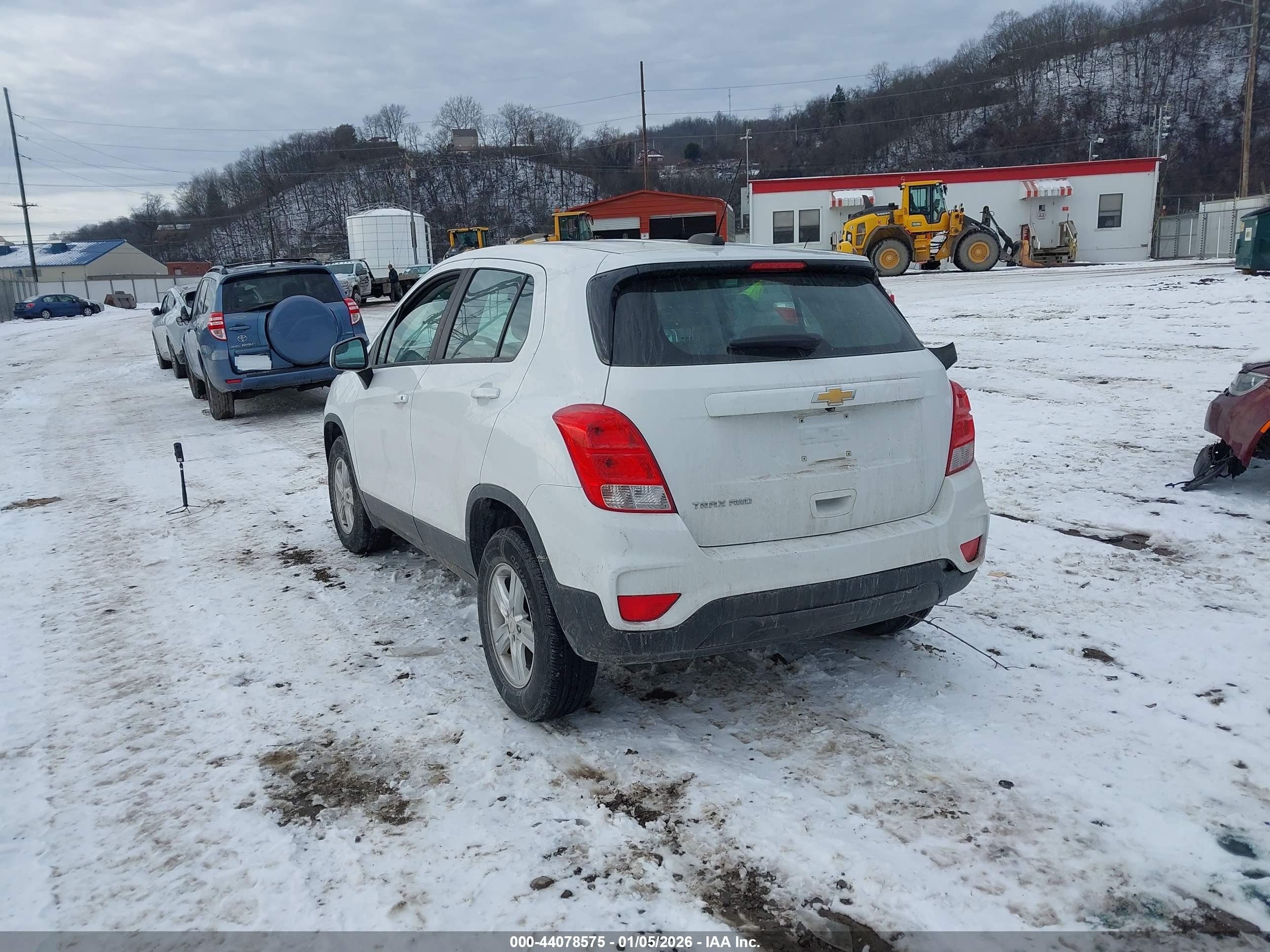 CHEVROLET TRAX image 3