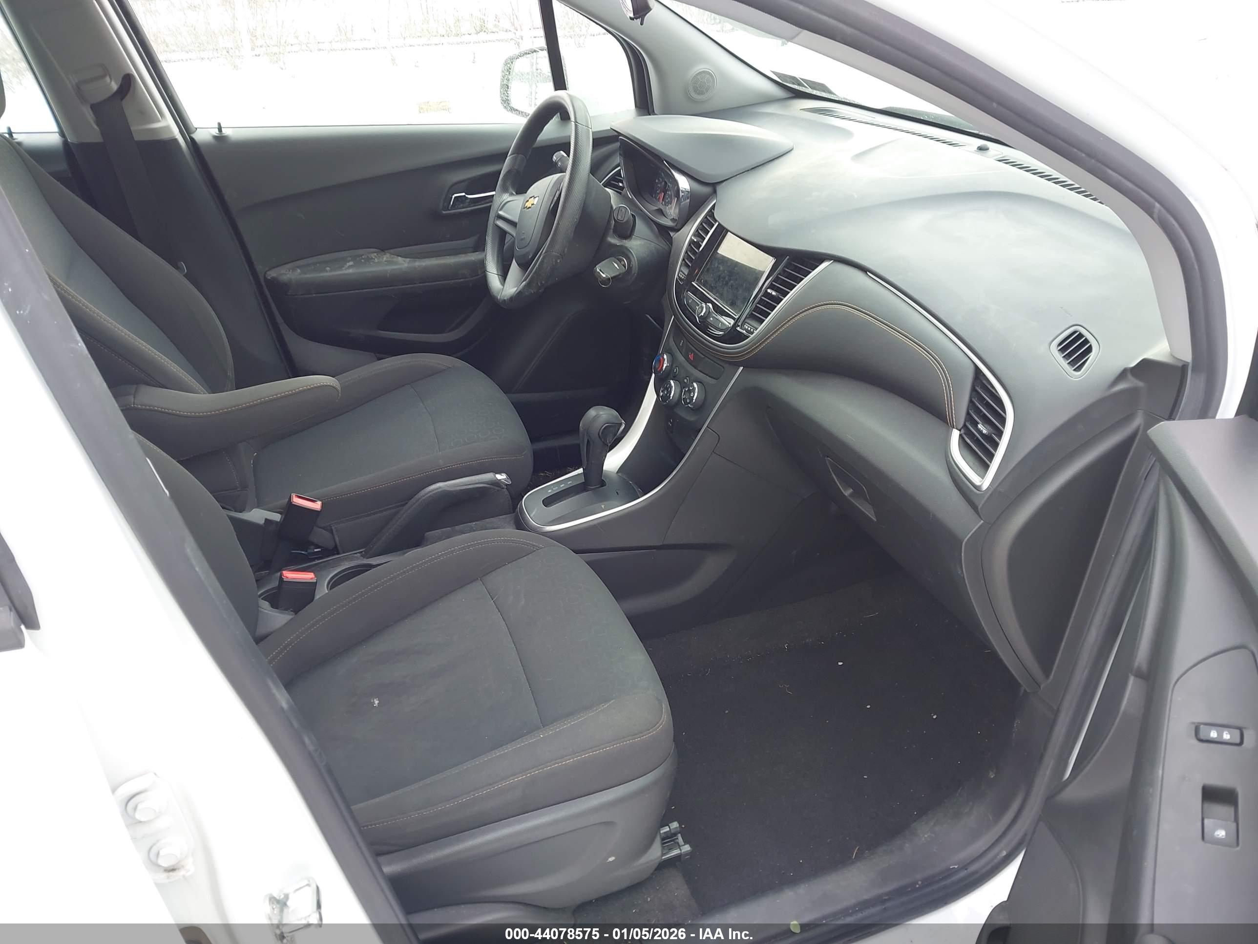 CHEVROLET TRAX image 5