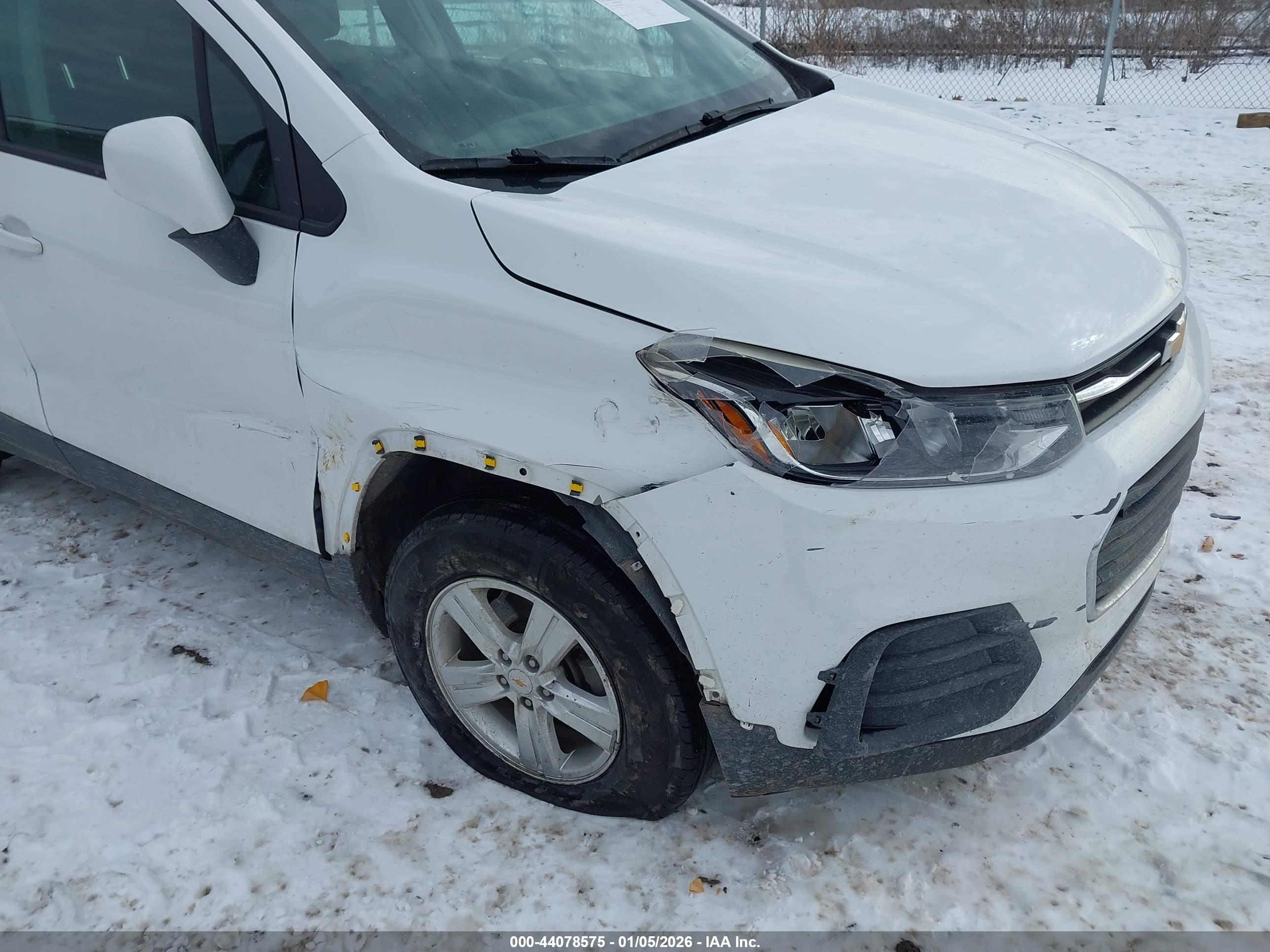 CHEVROLET TRAX image 6